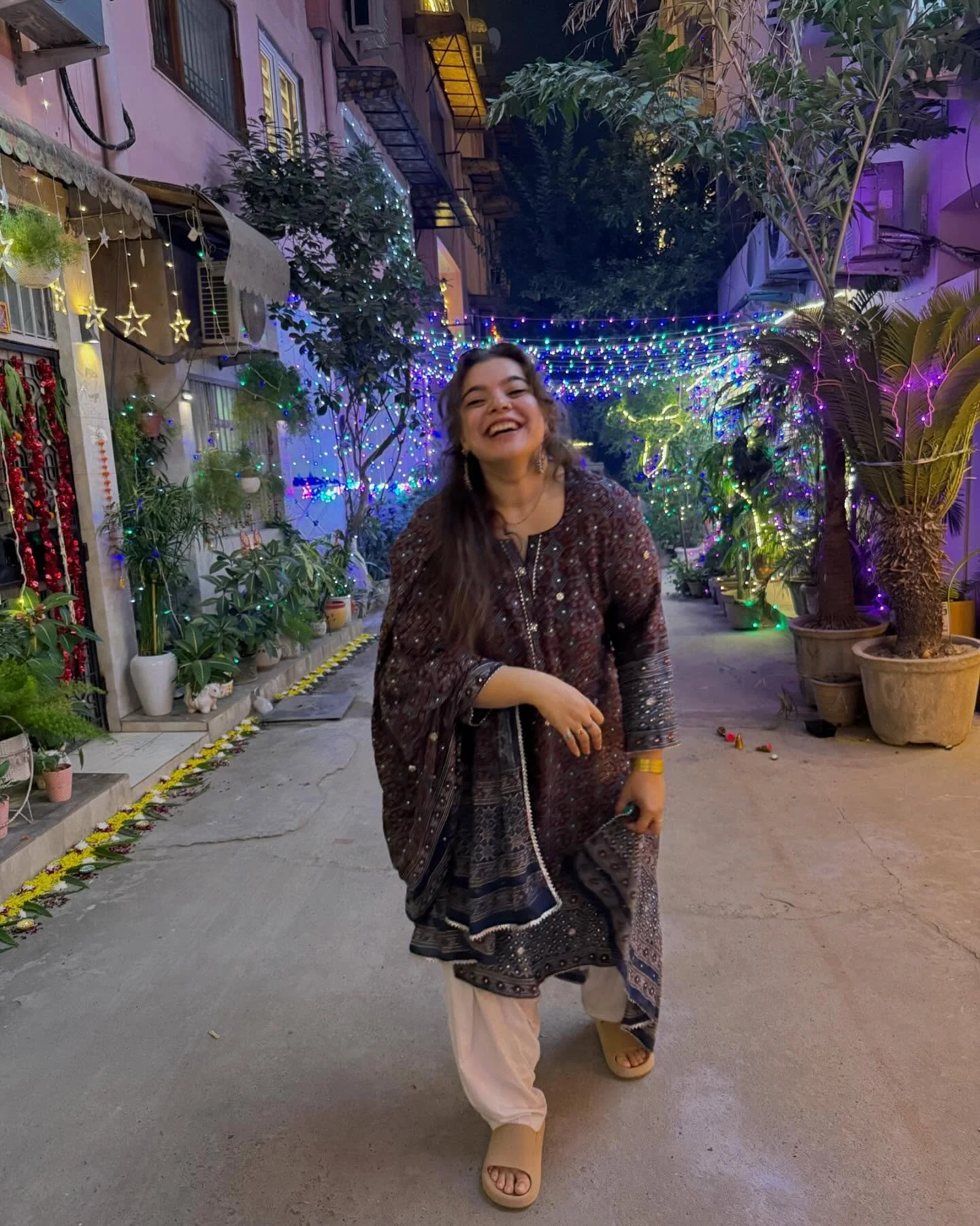 kuch logon ke saath rehne se hi sab theek ho jata hai 🫶🏼🥺