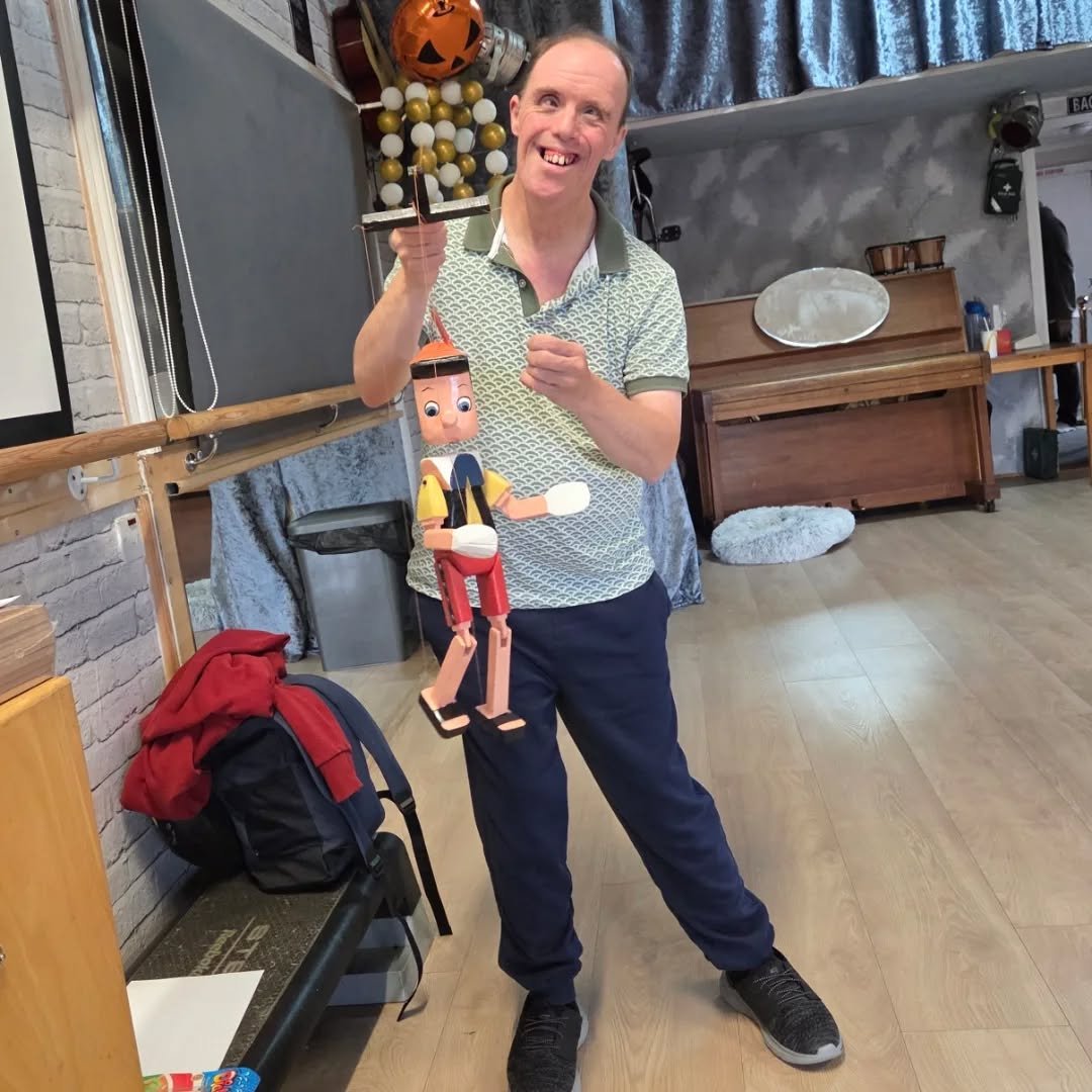 🪇Pinocchio has come to visit our studio🪇

#team2gether #t2g #suffolk #suffolkarts #performingarts #art #performing #performance #art4all #arts4all #dance #lowestoft #kirkley #nonprofit #cic #station #stationstudios #circus #circusskills #accessable
