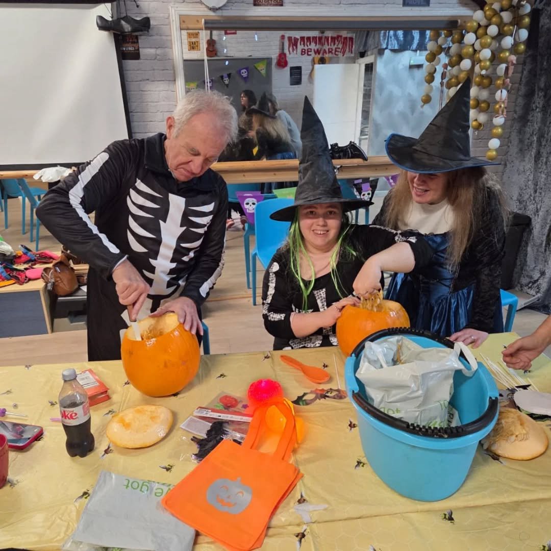 🎃 Our Halloween Party 🎃 

#team2gether #t2g #suffolk #suffolkarts #performingarts #art #performing #performance #art4all #arts4all #dance #lowestoft #kirkley #nonprofit #cic #station #stationstudios #circus #circusskills #accessable #charity #fundr