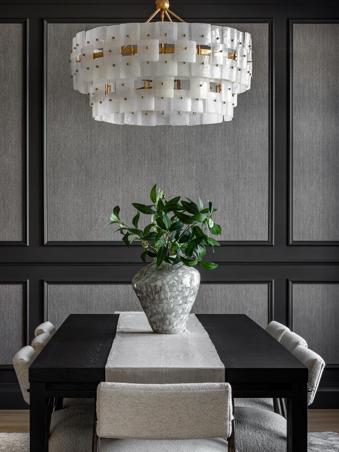 Furniture procurement is one of the services we offer, and we love sourcing from trusted vendors like @cfinteriordesign, who carry well-crafted brands like @fourhandsfurniture. In this space, the Waldon dining chairs paired with the Millie table crea