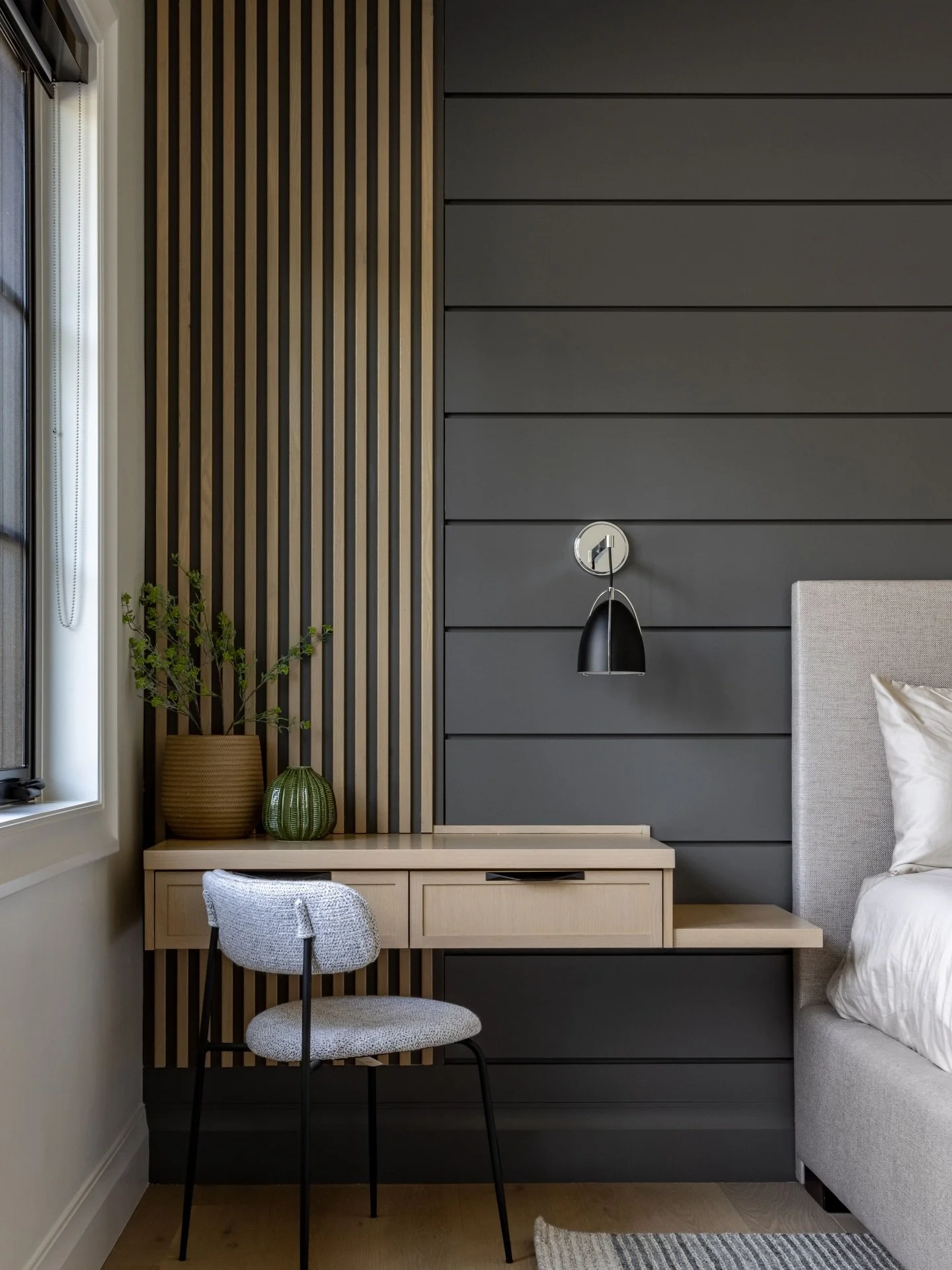 Our clients wanted this boys&rsquo; bedroom to include a place to study, so we seamlessly integrated a custom desk right into the millwork. We love creating spaces that are functional while still feeling thoughtful and personal!

Interior Designer: @