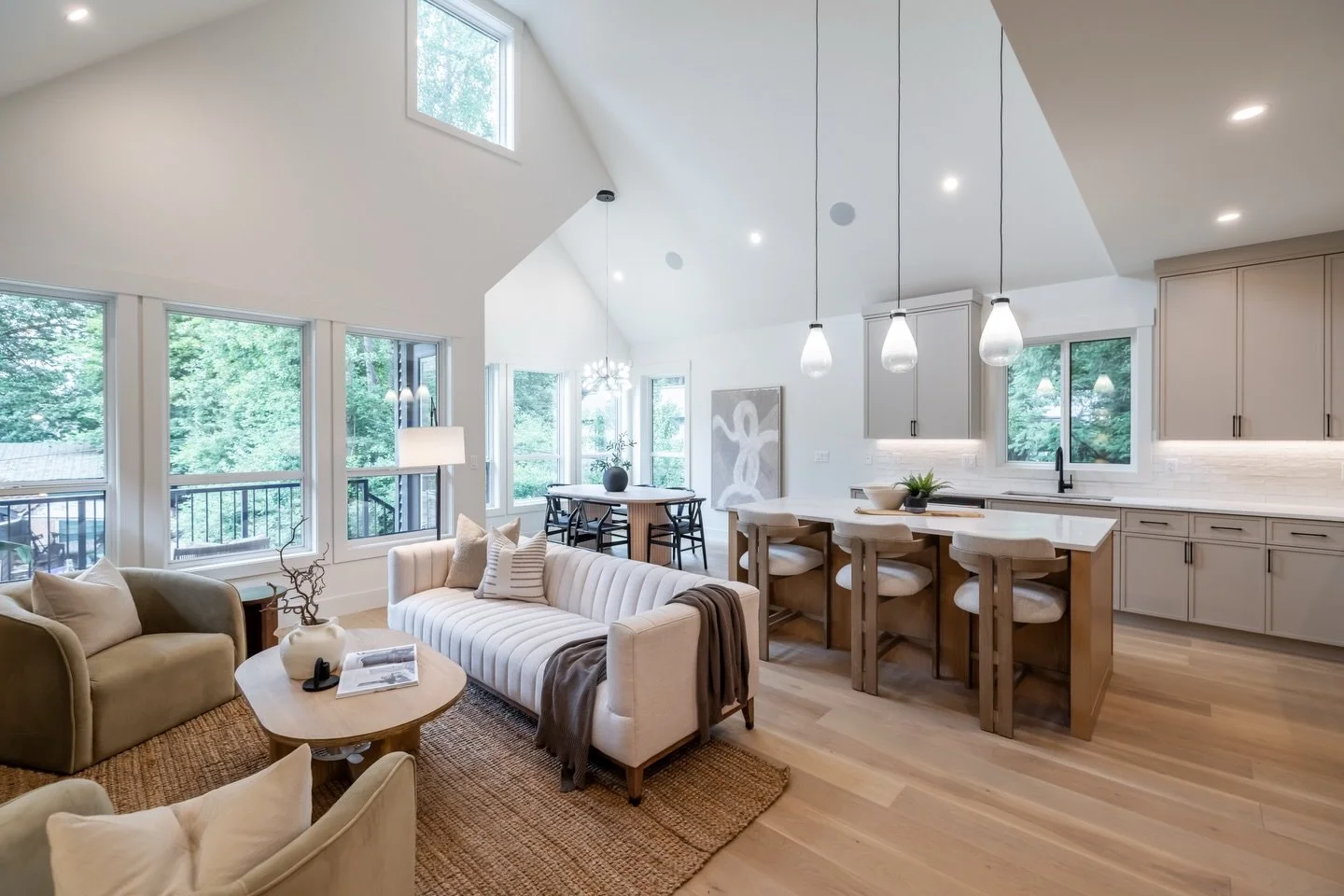 When a spec becomes spectacular.
Yes, we design custom homes, but we&rsquo;re also hired to elevate spec homes. No cookie-cutter layouts here. We approach every spec like a custom build, because everyone deserves a home that feels considered, persona