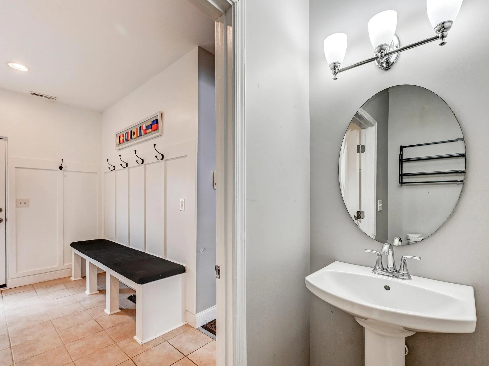 040-024-Powder Room-2048x1536.jpg