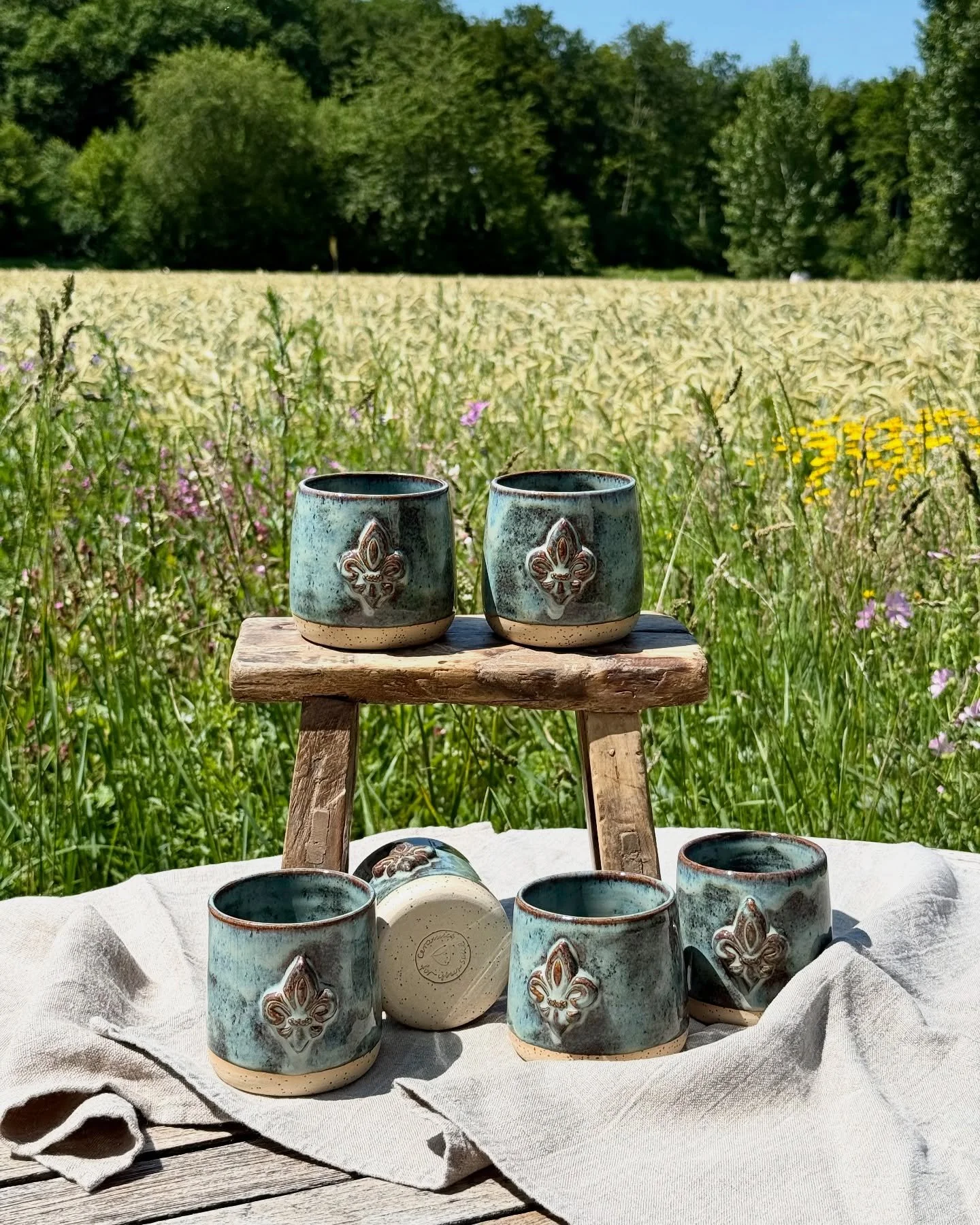 L I L I A  C U P ⚜️

Wir sind ganz verliebt in unsere Lilia Becher 🤍

Ihr k&ouml;nnt sie bei uns vorbestellen 🫶🏻
Den Link zu unserer Homepage findet ihr in der Bio.

.
.
.
#⚜️ #lilie #lilia #liliacup #bechermitlilie #franz&ouml;sischelilie #liebli