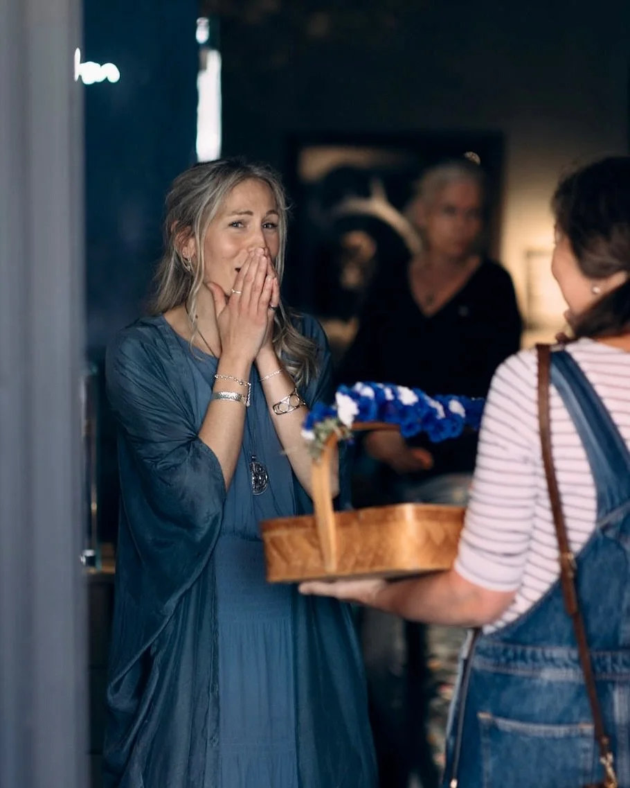 On the opening weekend of Jonna&rsquo;s shop, we handed her a basket filled with handwritten letters from Wild Hearts (her membership community) 🧺💌
It was such an emotional moment! 🥹
A basket full of love.
A weekend full of love.
And what connects