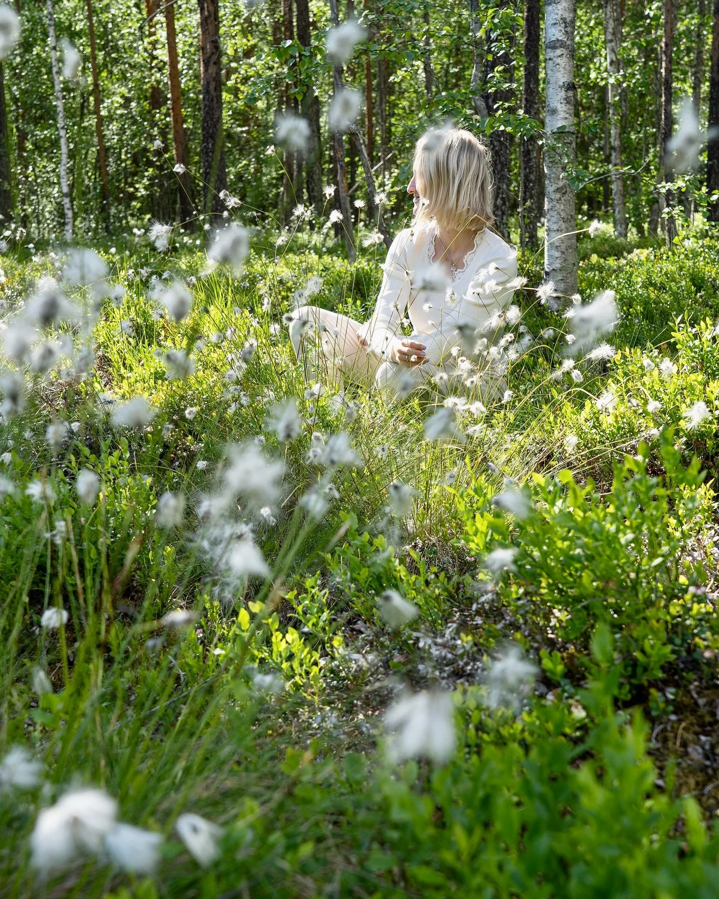 Sweden felt like a deep breath for the soul! 🌲✨
We would love to be there right now: in the flower-filled fields, walking through the cotton grass forests, and swimming in those cool, clear lakes&hellip; 🌾🪻🌸🌲🌊

.
.
.
#sweden #schweden #schweden