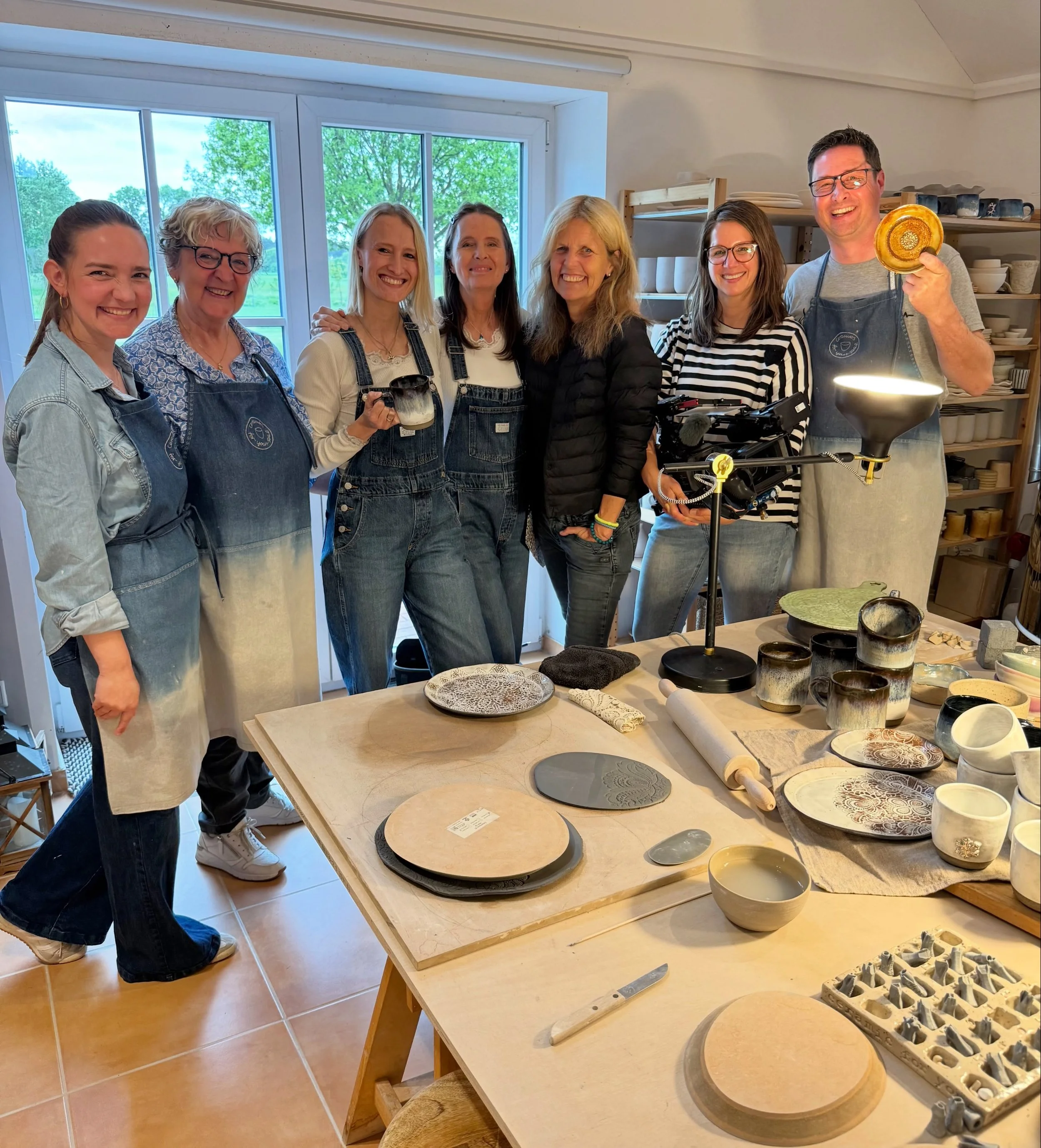 Gestern war das wundervolle Team der WDR LOKALZEIT bei uns! 🎥🎬 @wdr 
Wir sind schon sehr gespannt auf den Beitrag und sagen euch nat&uuml;rlich sofort Bescheid, sobald wir den Sendetermin wissen! 🤩😊

Danke an Marta, Anja &amp; Thorsten f&uuml;r d