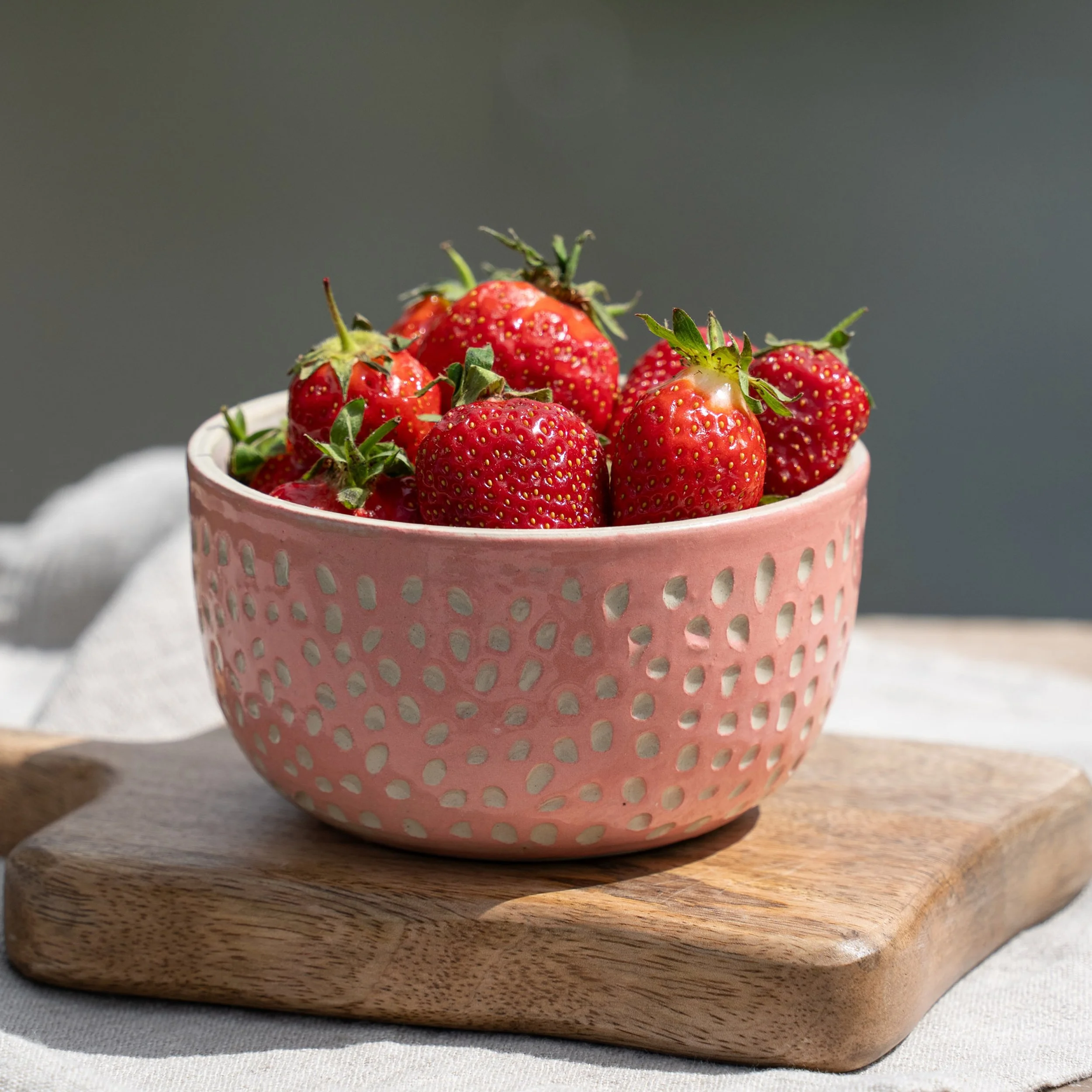 🍓 ERDBEERSCH&Auml;LCHEN 🍓
Hast du Lust auf einen T&ouml;pferkurs, wo du dir dein eigenes s&uuml;&szlig;es Erdbeersch&auml;lchen t&ouml;pfern, bemalen und kerben kannst? 😃😍

Alle Kurs-Termine findest du auf unserer Webseite 🫶

#t&ouml;pferkurs #t