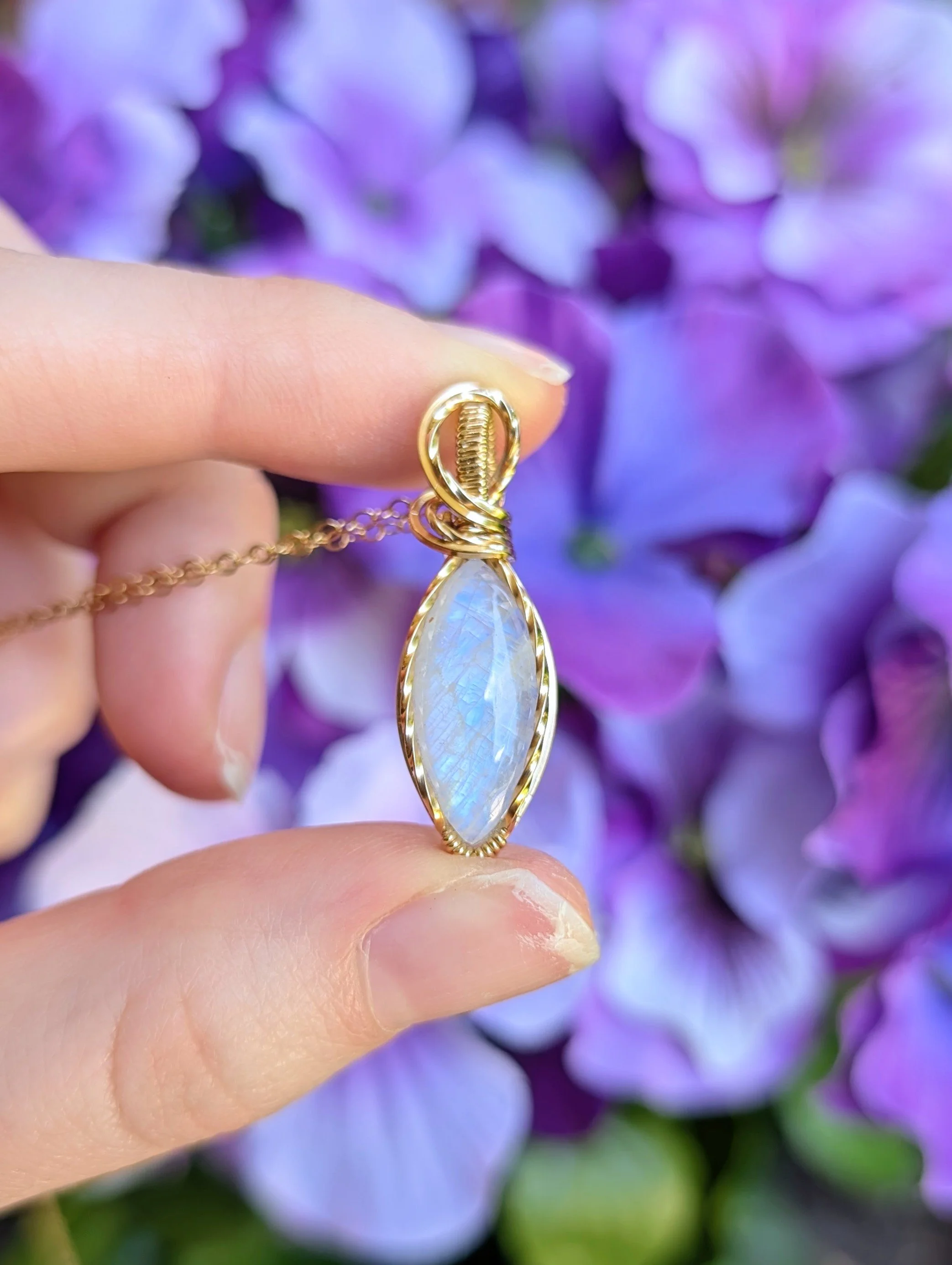 Amira Necklace | Mini Rainbow Moonstone in 14k Gold Filled