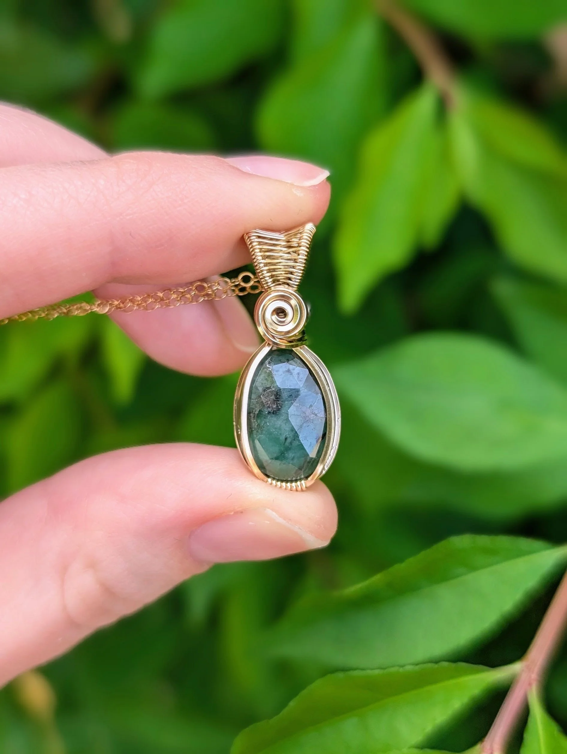 Mini Rosette Necklace | Emerald in 14k Gold Filled