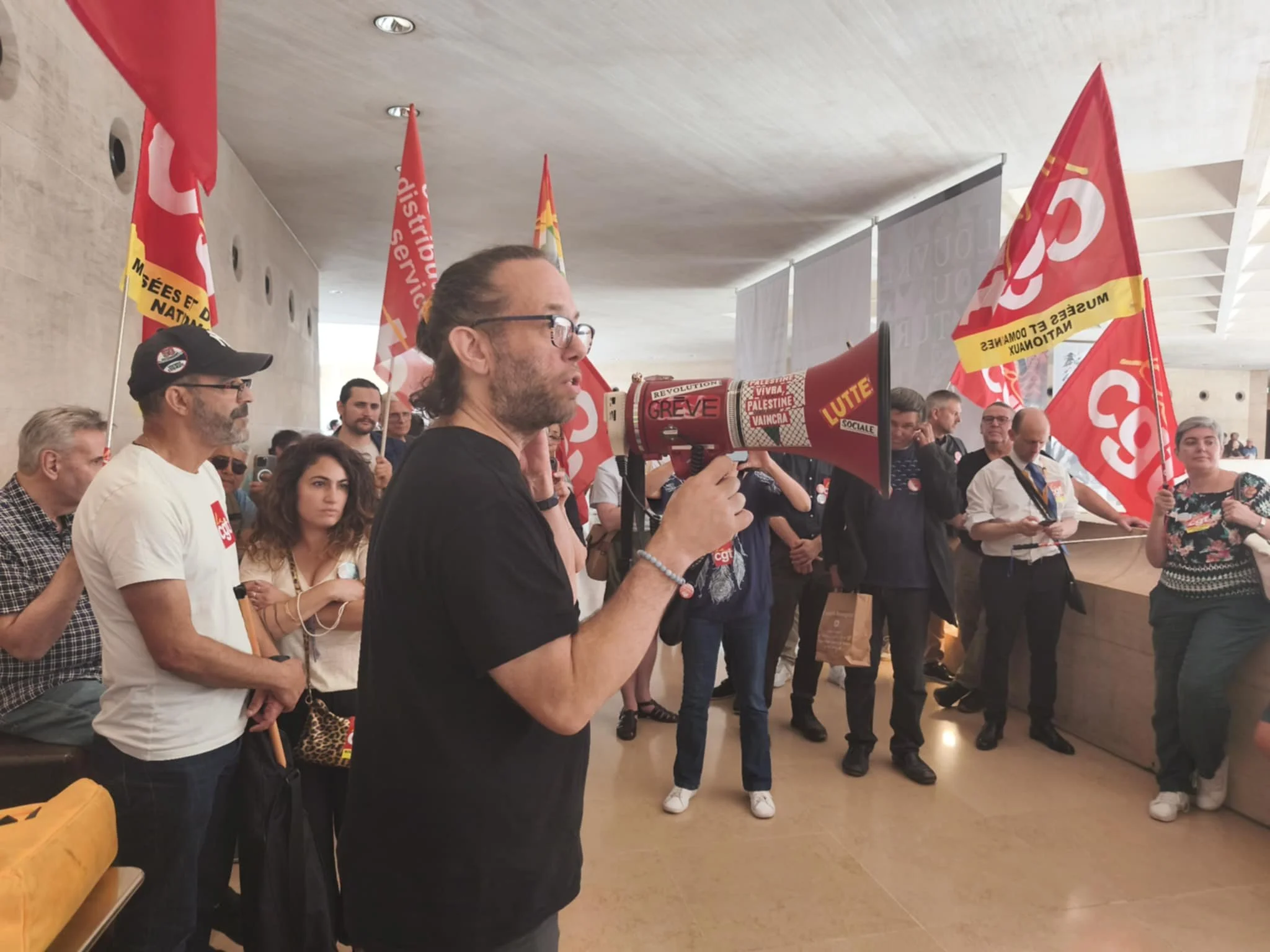 Retour sur le rassemblement de solidarité avec Georges Louis le 10 juillet.
