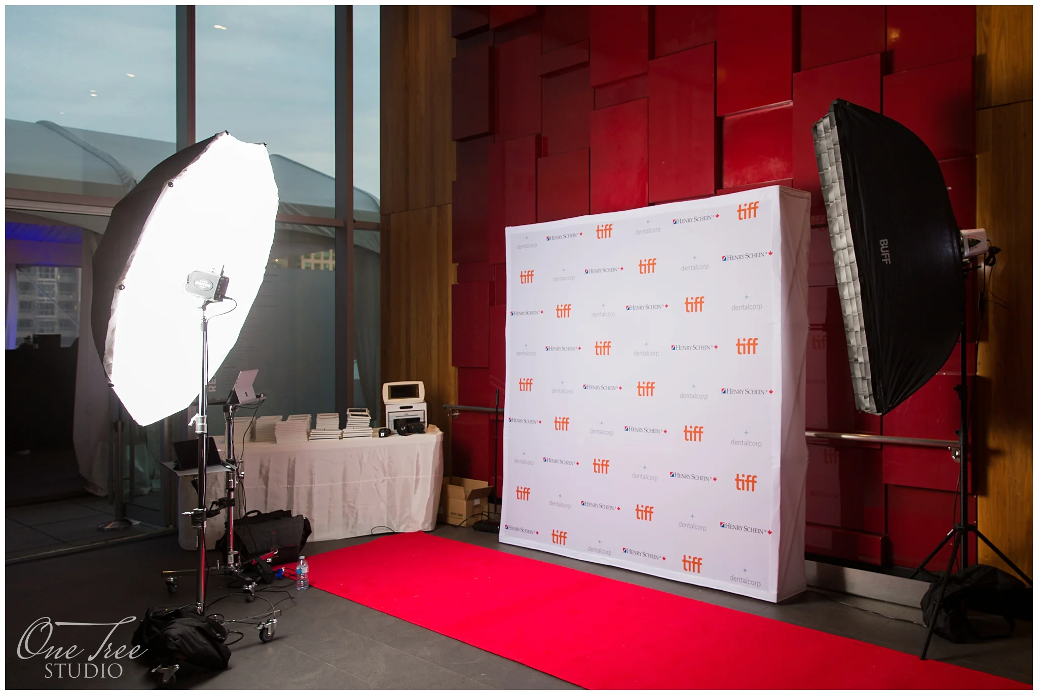 Raising the Bar: Luxury photo booth and mobile photography studio | Markham Toronto and Niagara Region