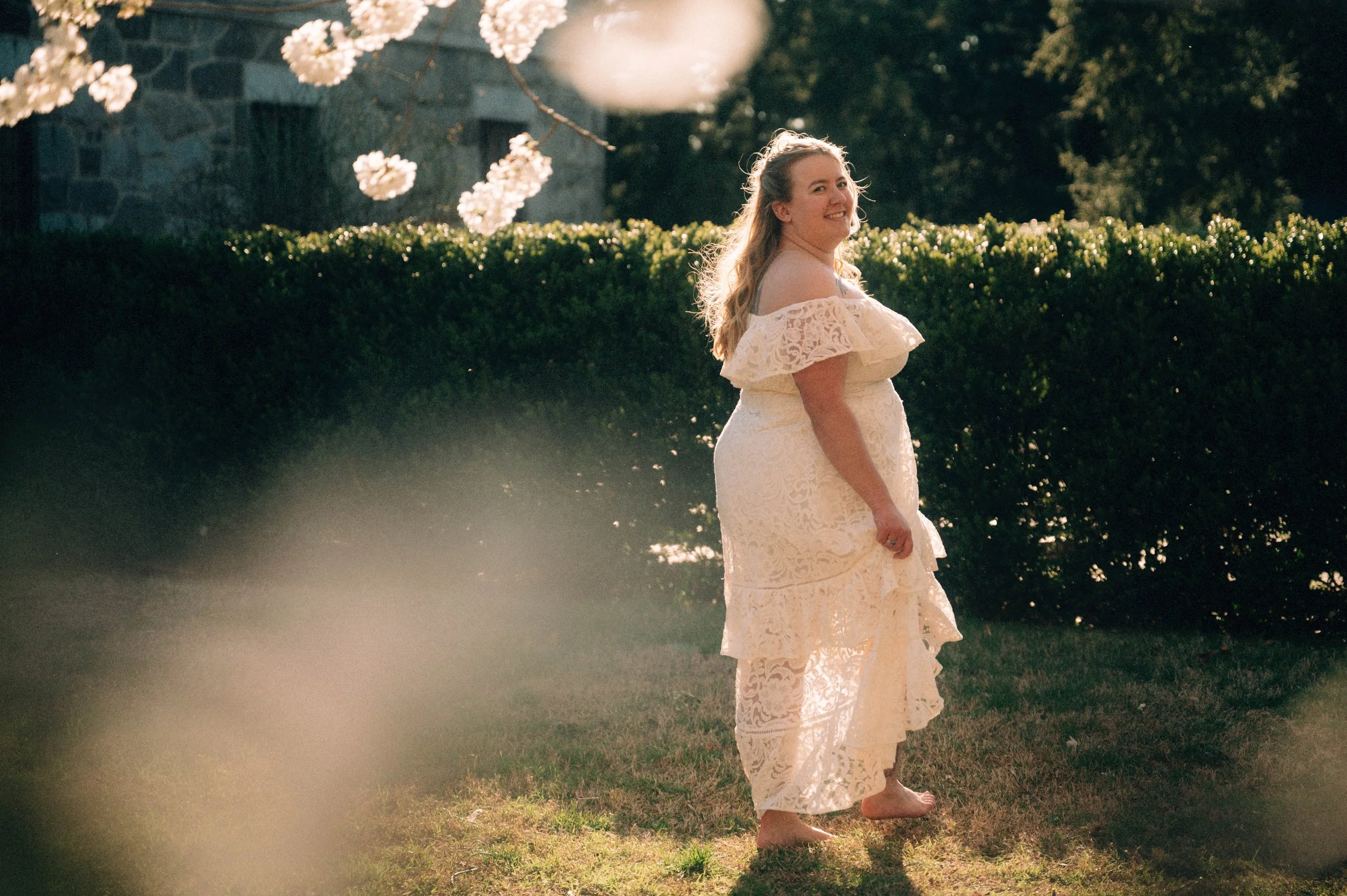 richmond-graduation-photos-cherry-blossoms-hannah-louise-photo-4.jpg