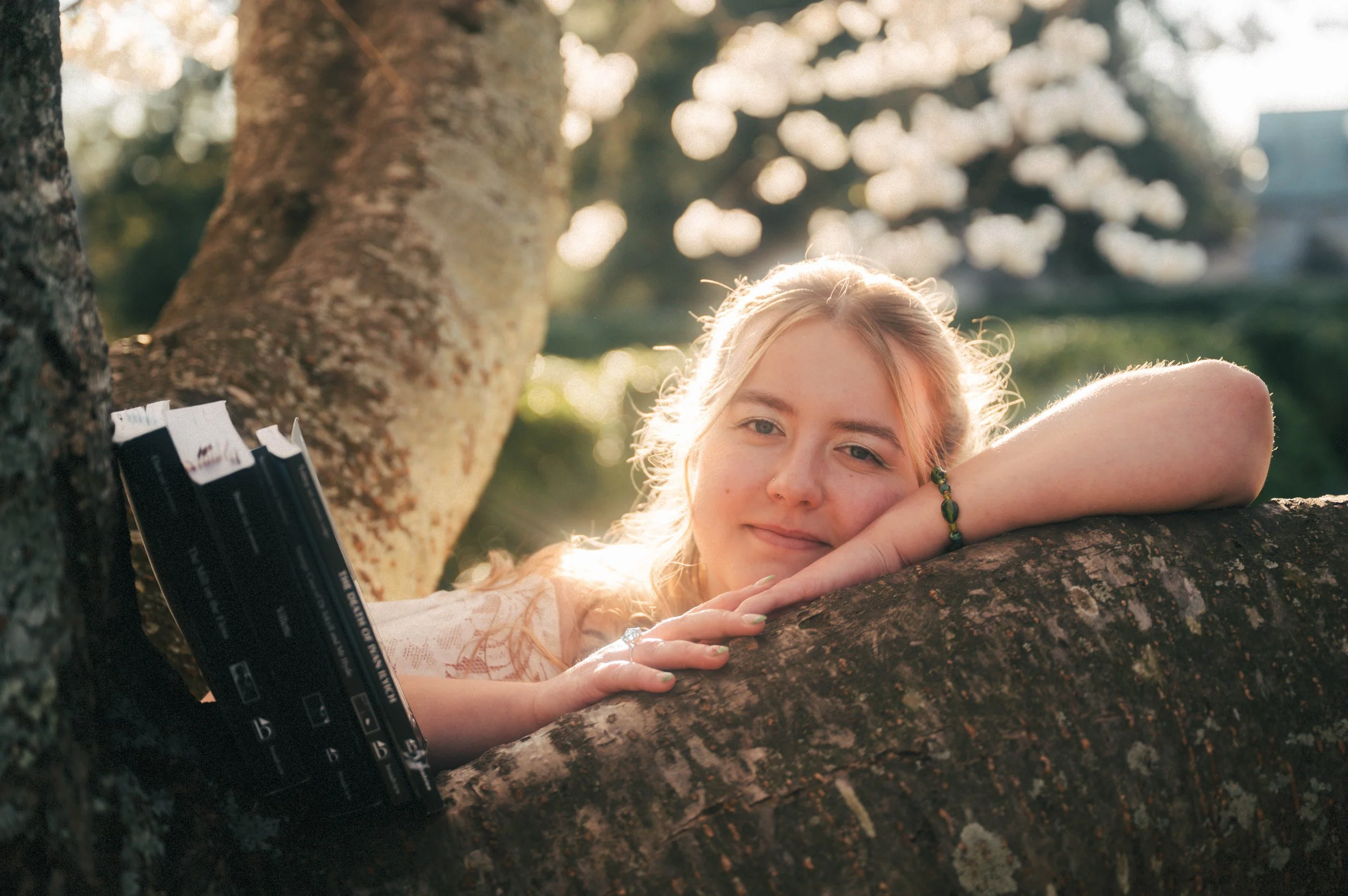 richmond-graduation-photos-cherry-blossoms-hannah-louise-photo-5.jpg