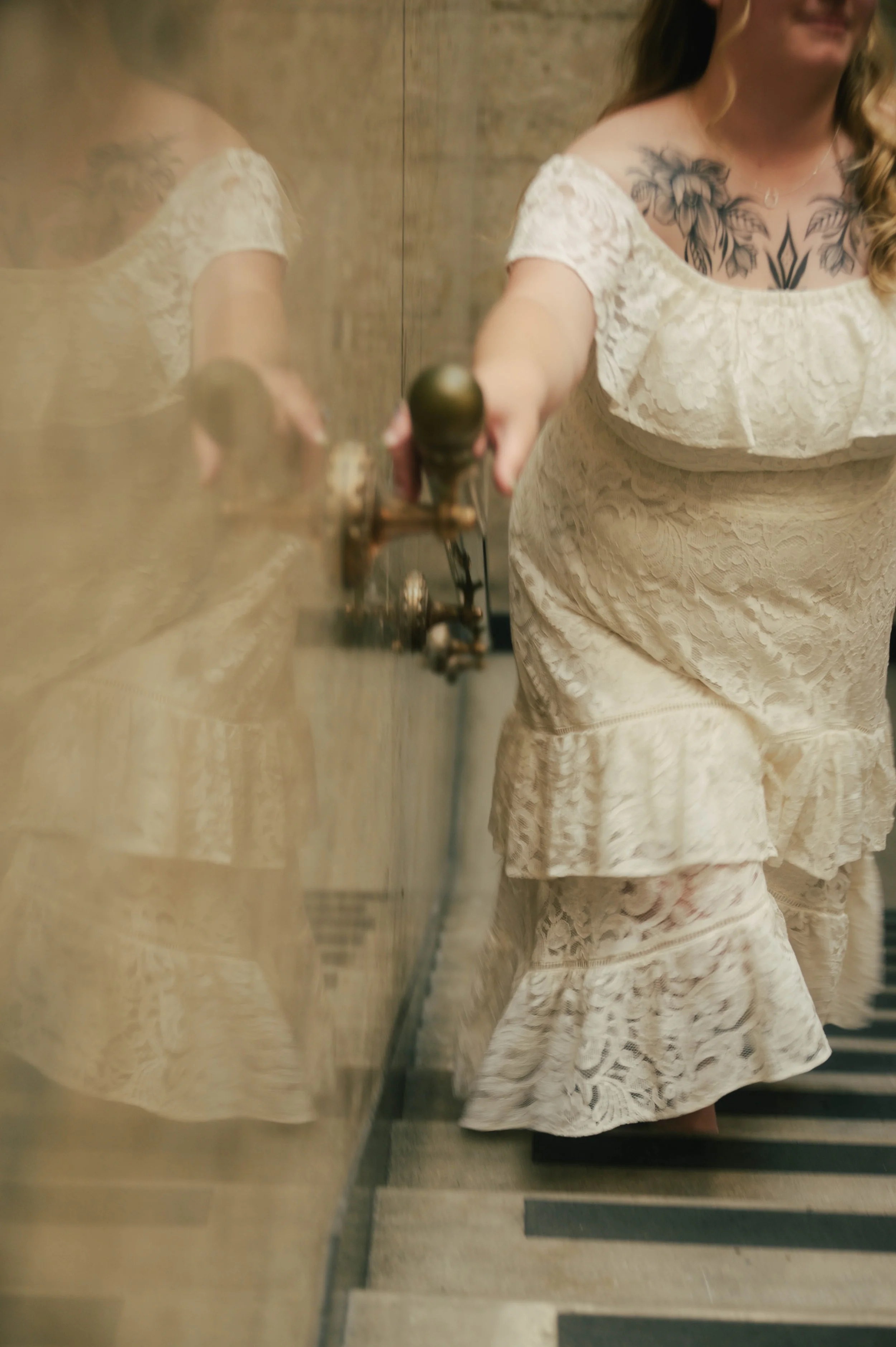 richmond-graduation-photos-library-session-hannah-louise-photo-5.jpg