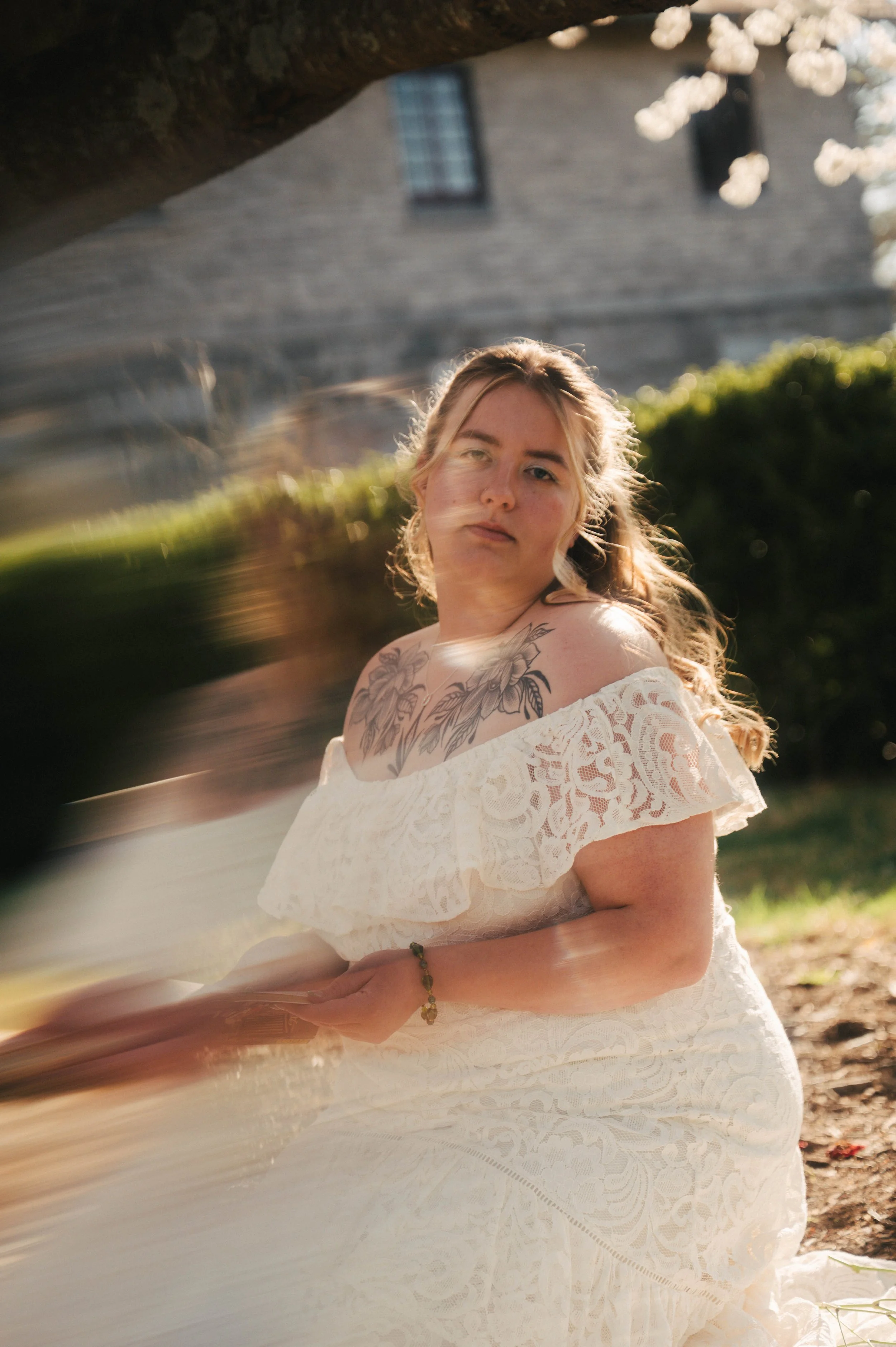 richmond-graduation-photos-outdoor-portrait-session-hannah-louise-photo.jpg