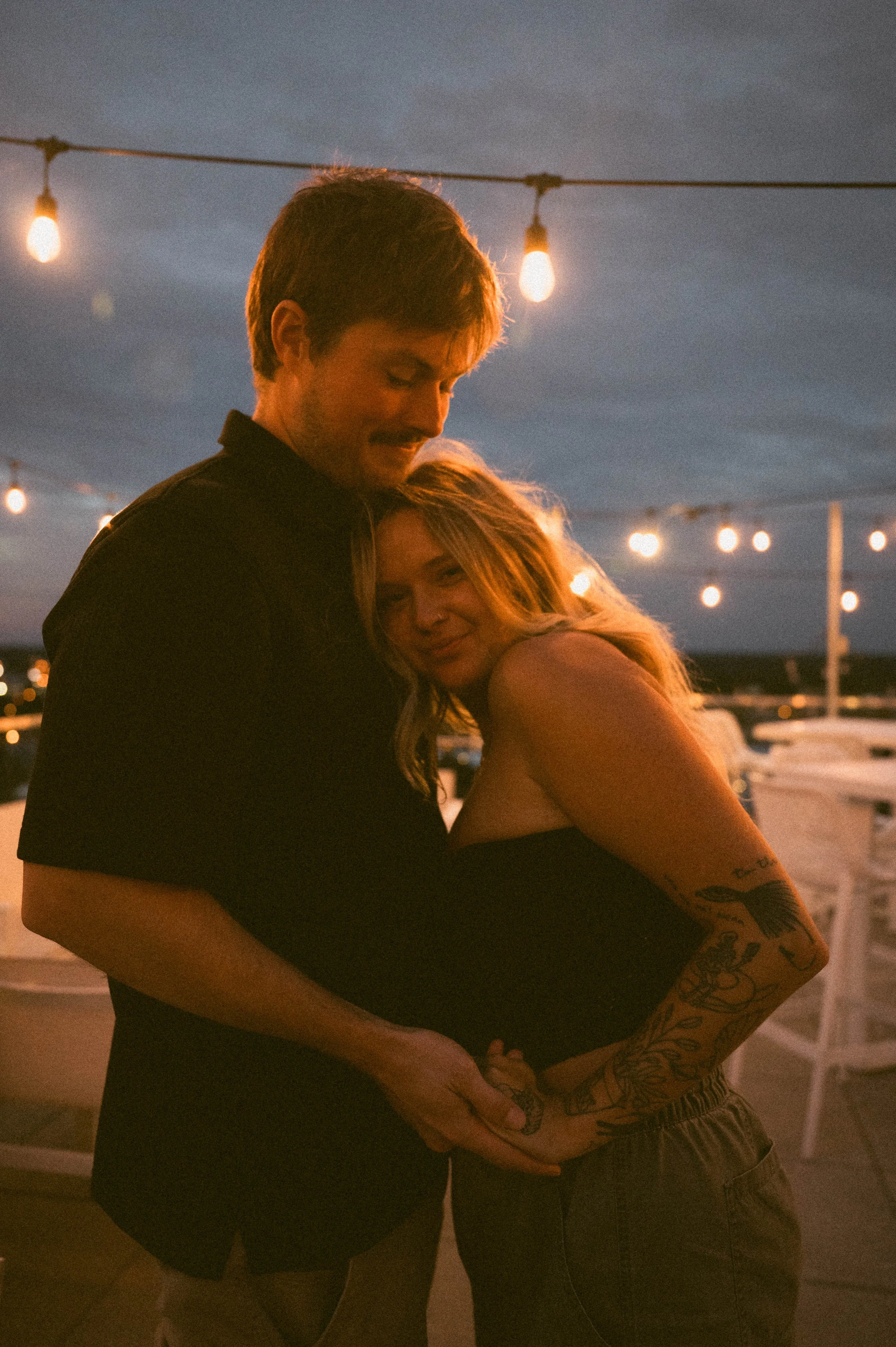 richmond-sunset-rooftop-engagement-view-hannah-louise-photo-3.jpg