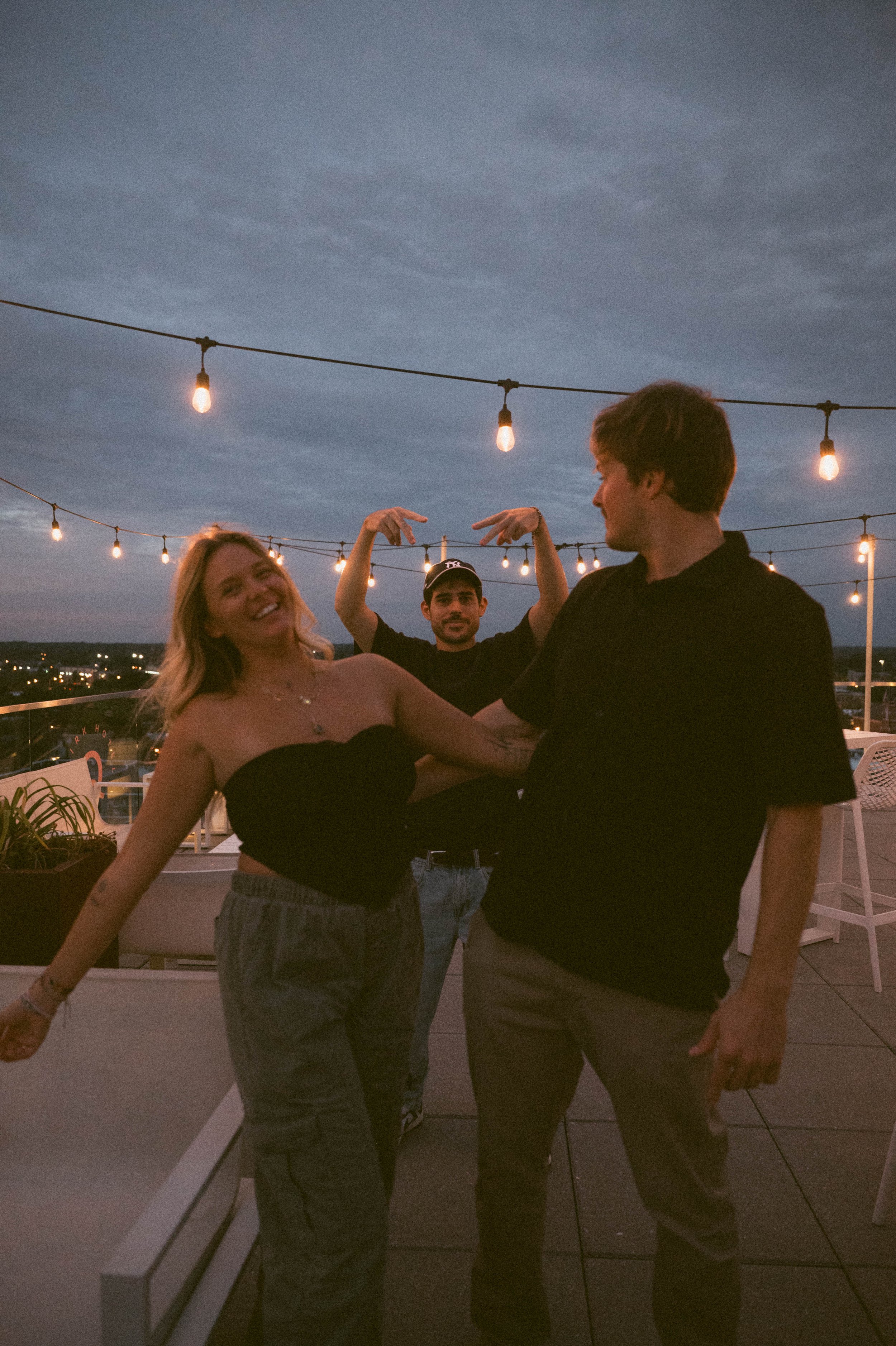 richmond-sunset-rooftop-engagement-view-hannah-louise-photo.jpg