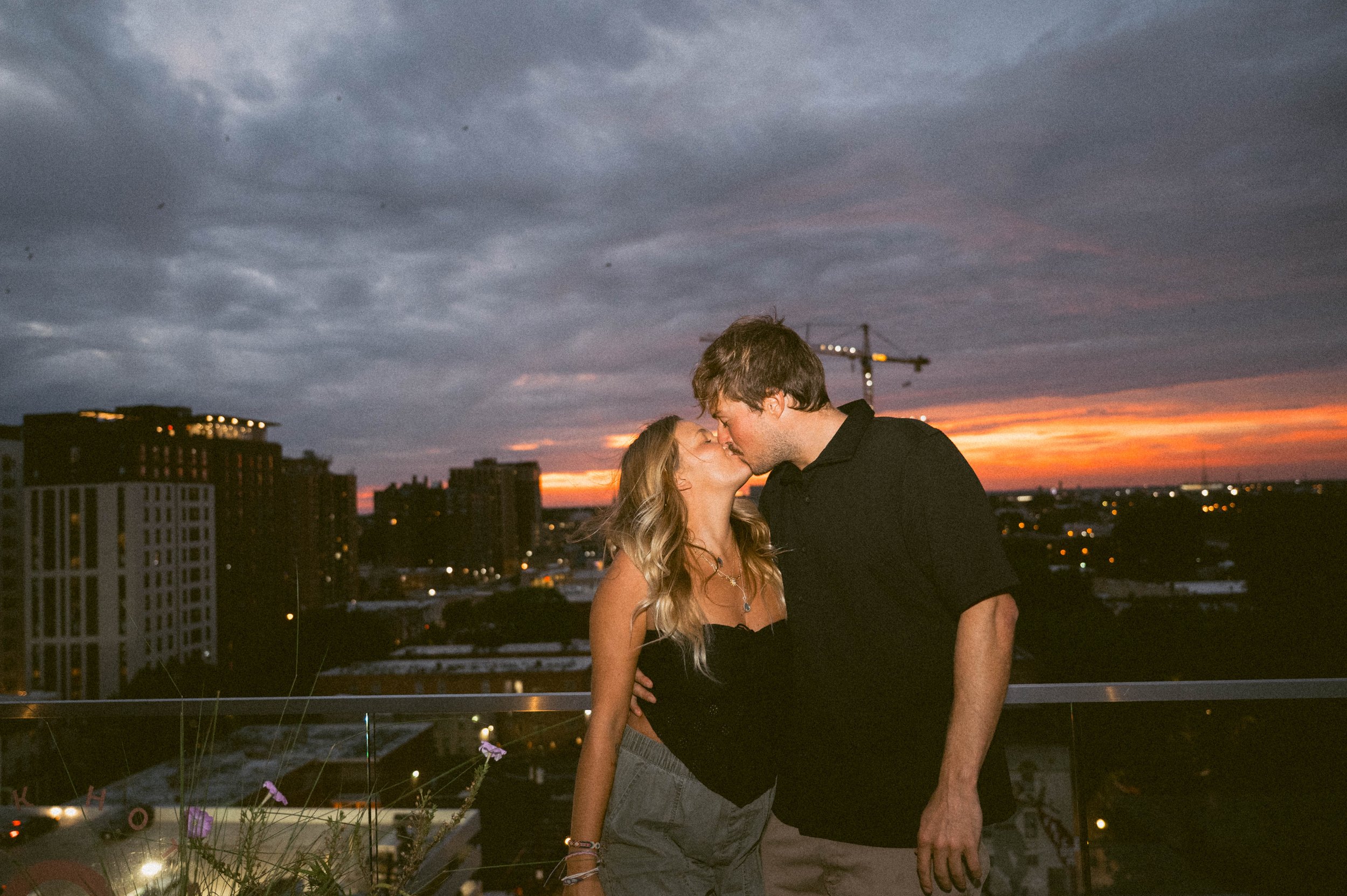 richmond-engagement-photographer-sunset-proposal-quirk-hotel-hannah-louise-photo.jpg