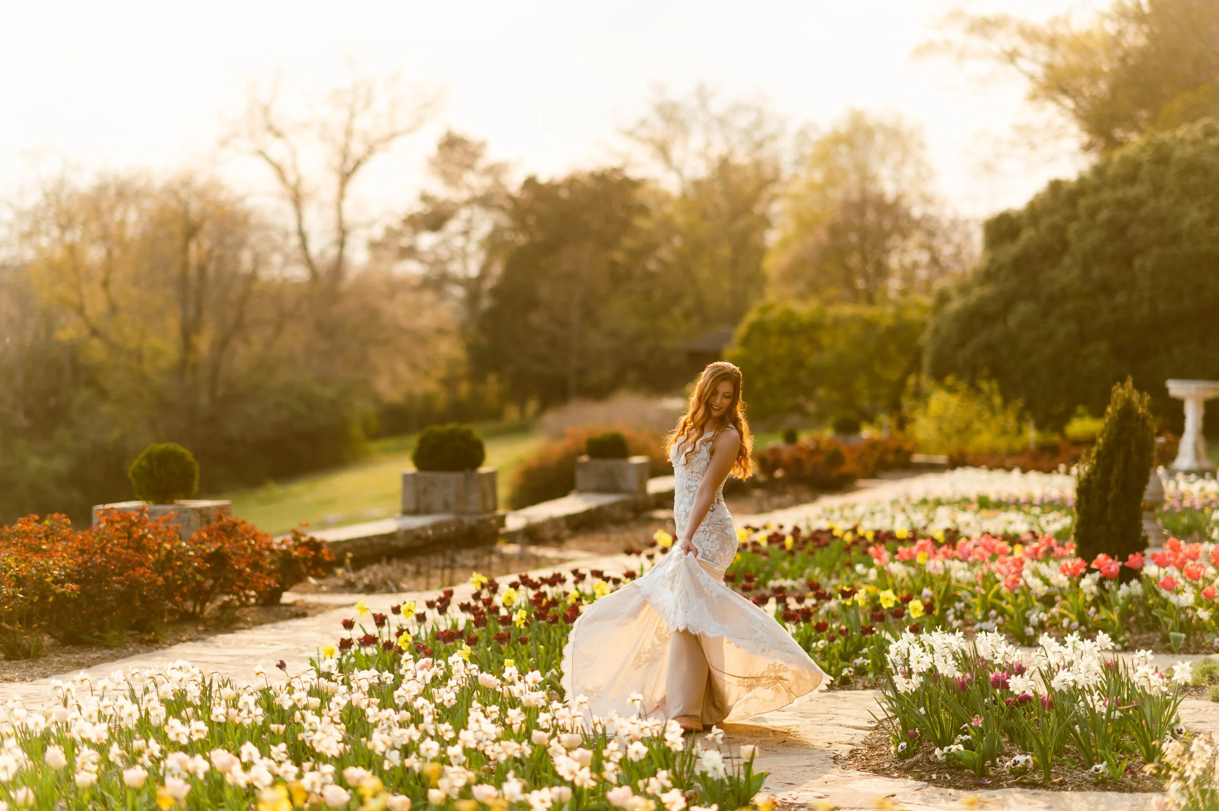 Richmond Bridal Photography at Maymont | Spring Bridal Session by Hannah Louise Photo