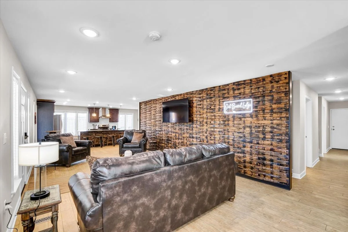 oakbarrellodge.jpg