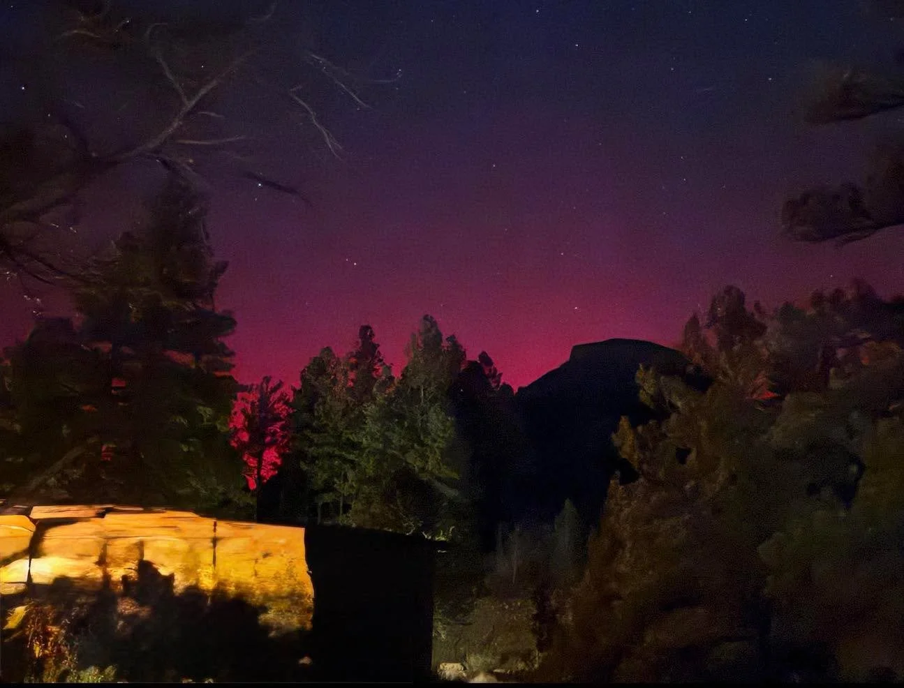 Last night was absolutely beautiful! The sky turned pink and we could see the aurora with our eyes! This show lasted for hours and seeing these out in Colorado is so wild! Did you see them? If so share your photos!!!!