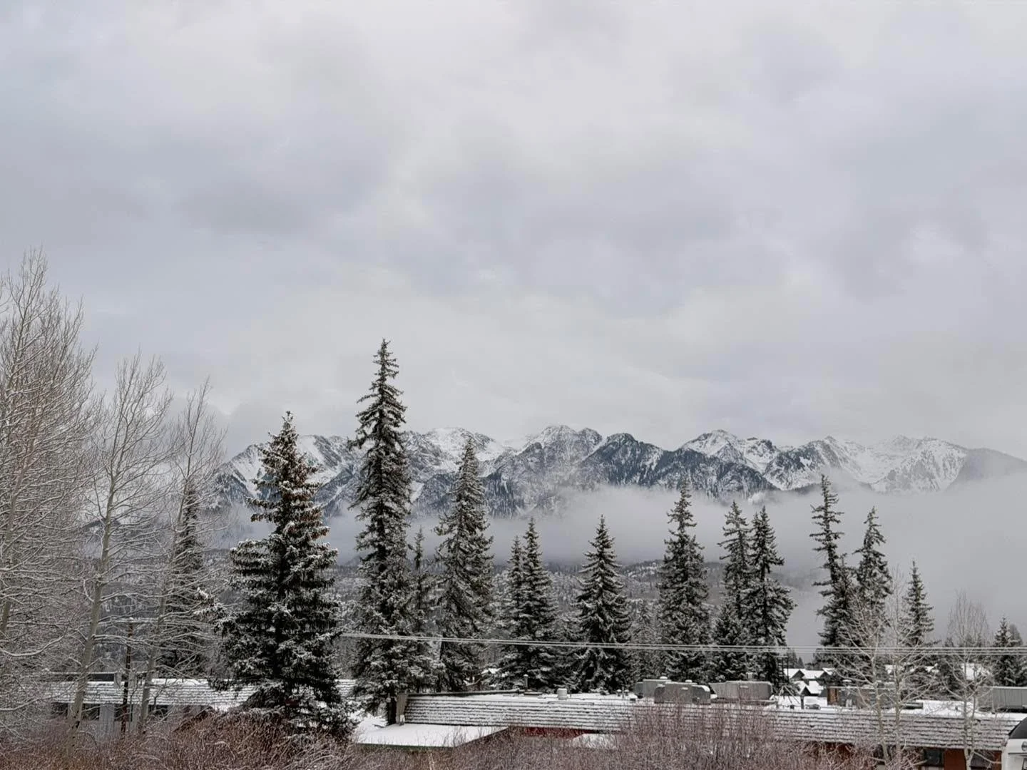 It&rsquo;s snowing and fingers crossed for a fun weekend!!!!!