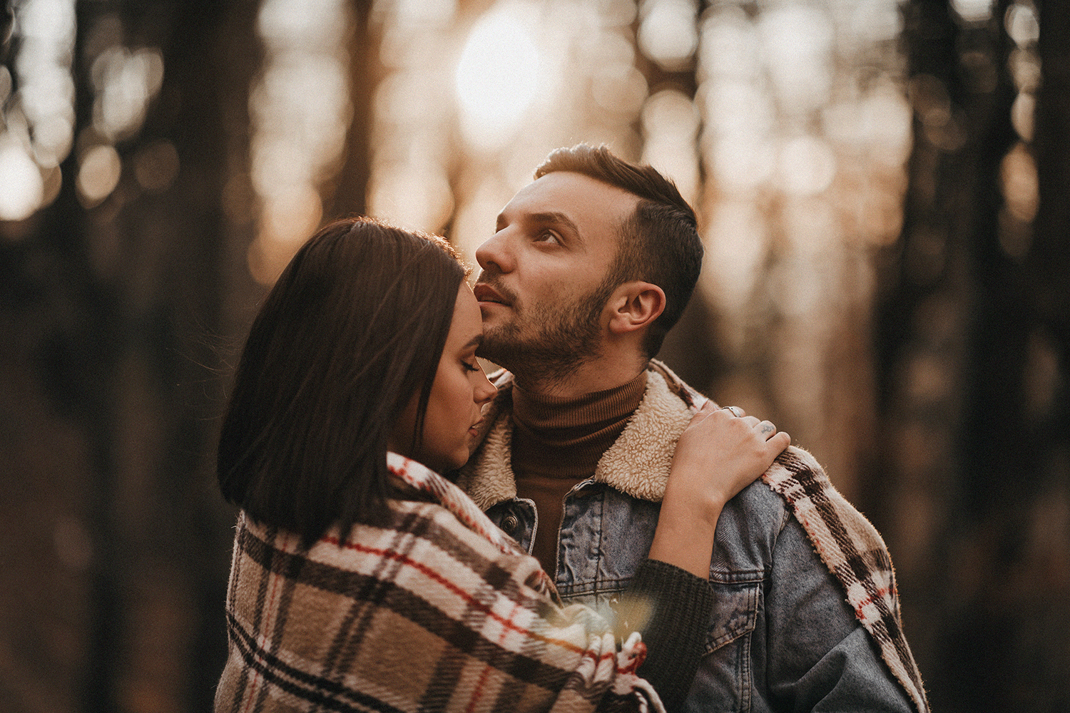 Romantic-boyfriend-and-girlfriend-photos.gif