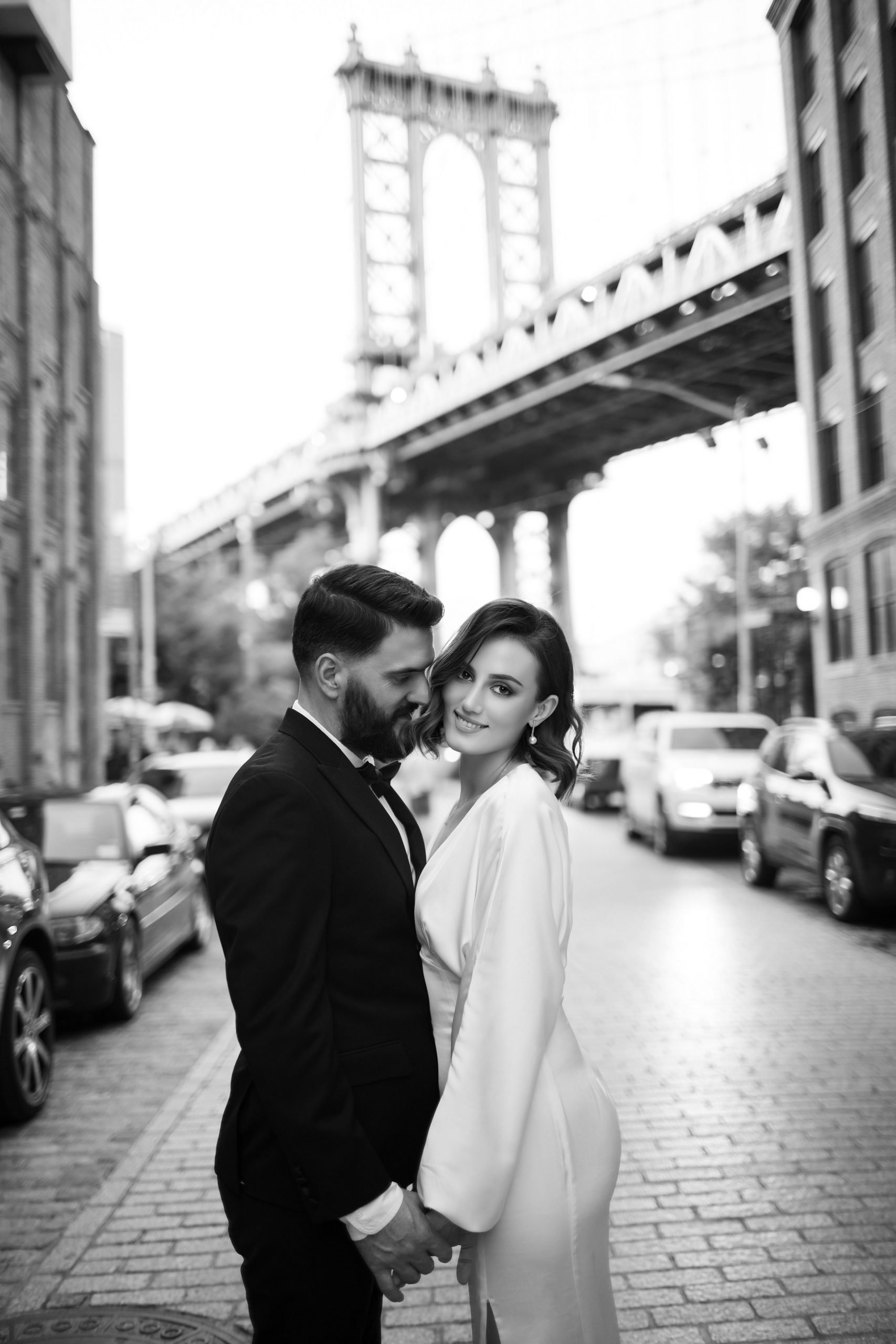 Timeless-Brooklyn-Bridge-DUMBO-wedding-pictures-scaled (1).jpg