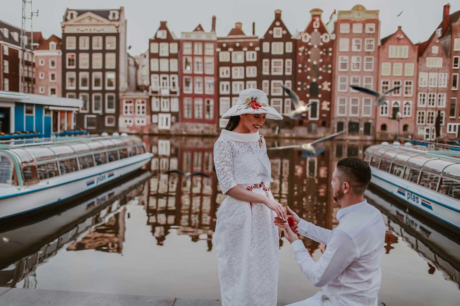 Sweet-proposal-in-Amsterdam.jpg