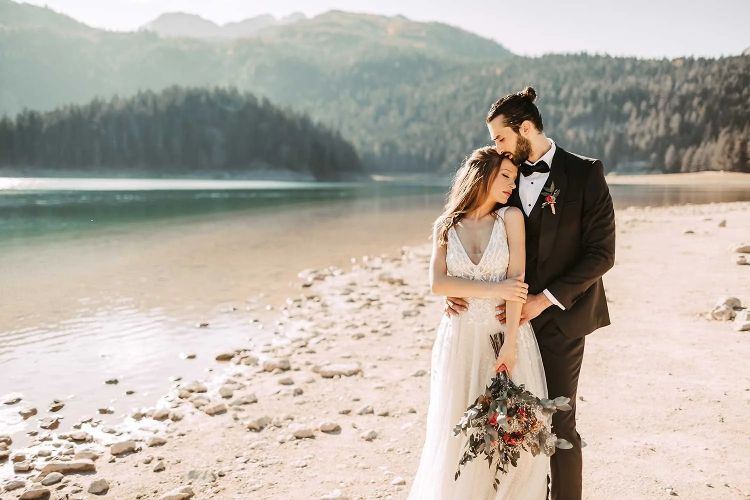 Wedding-couple-lake-photoshoot.jpg