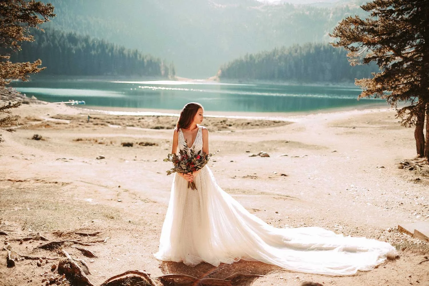 Romantic-wedding-photo-of-the-bride.jpg