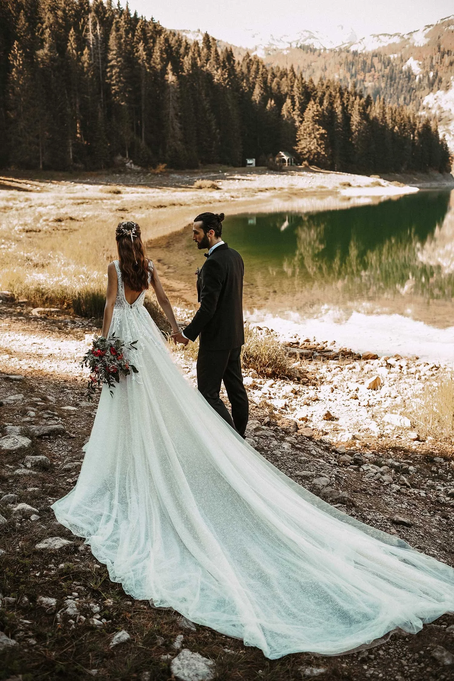 Wedding-photoshoot-with-water-backdrop.jpg