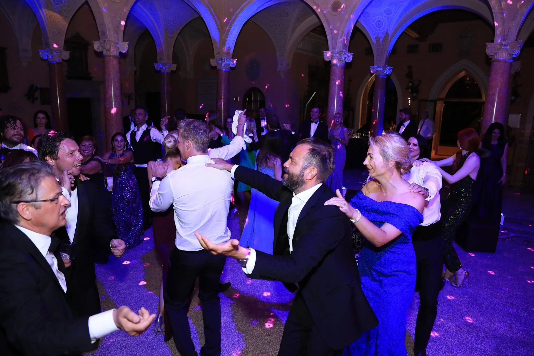 Reception-dance-floor-photography-2048x1366.jpg