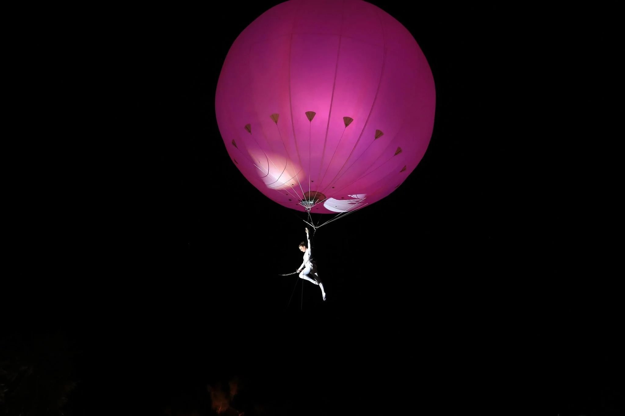 Heliosphere-aerial-acrobat-in-the-Monte-Carlo-wedding-2048x1366.jpg