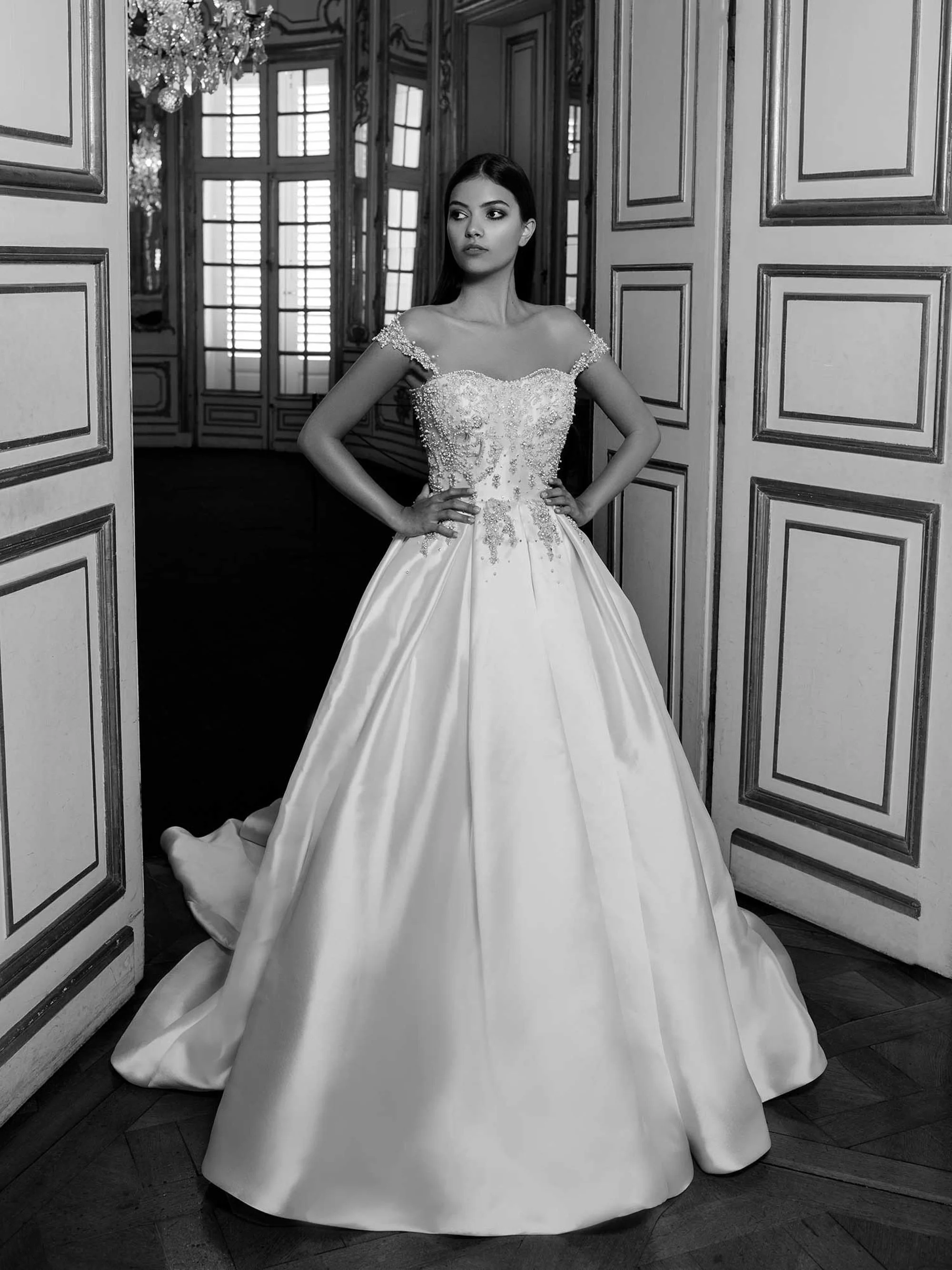 Classic bridal beauty with a modern editorial edge. Timeless architecture, couture details, and a bride who owns the room. ✨

#BridalPhotoshoot #BridalPhotography #WeddingDress #EditorialBride #LuxuryWeddingPhotography
