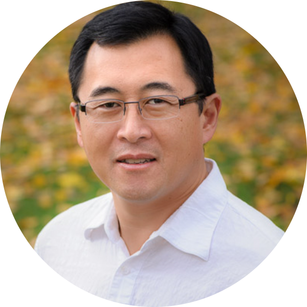 Robin Wang Headshot — Circle.png