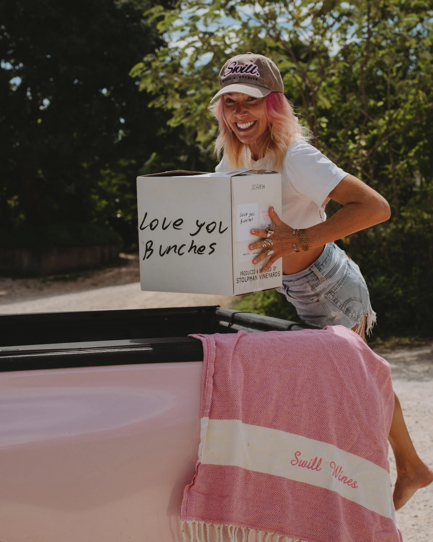 Spotted the pink car? That&rsquo;s your wine on the way. 💕