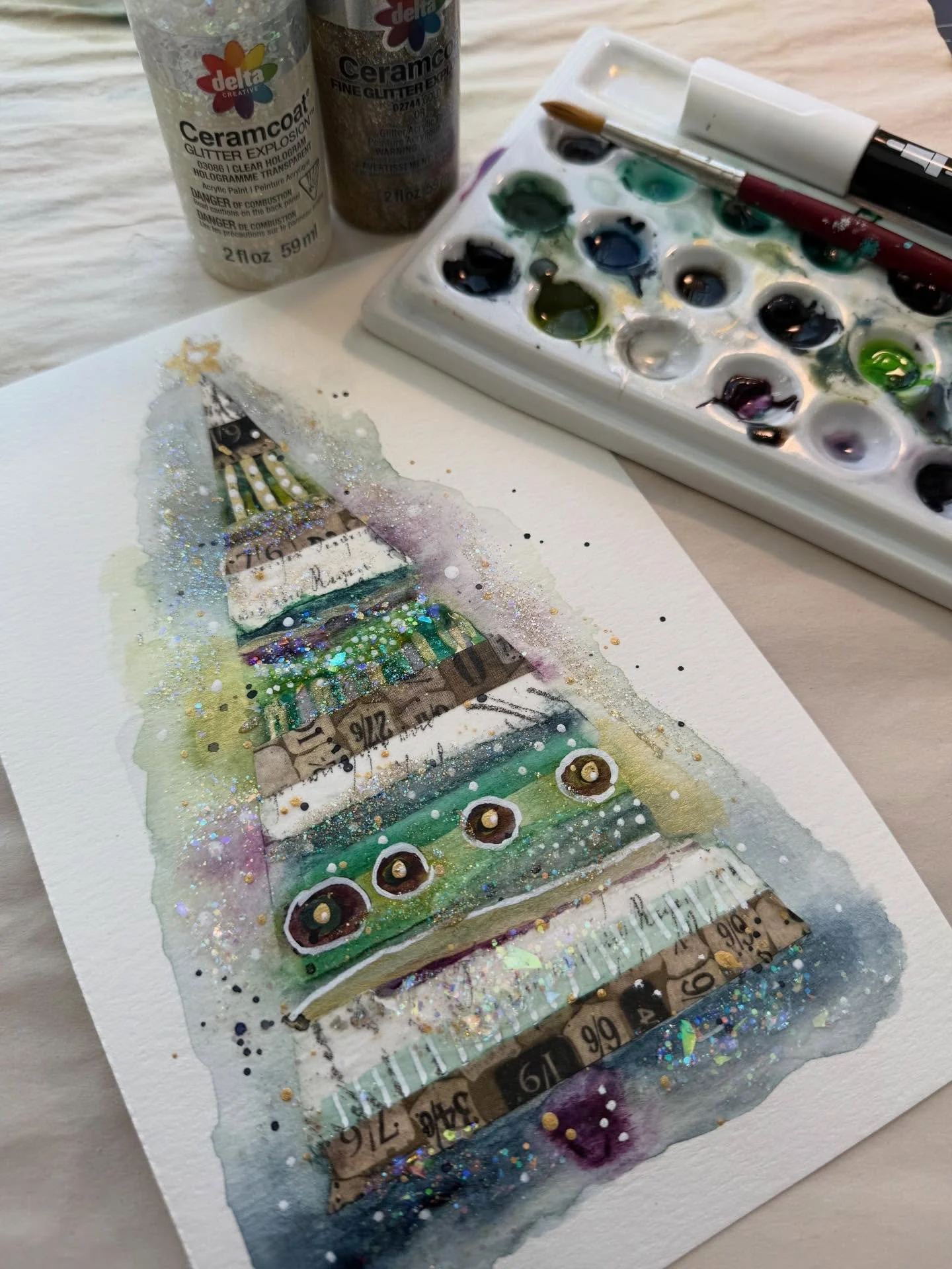Sparkly Christmas Tree cuz you can never have TOO much glitter he he 

#watercolor #danielsmithwatercolors #washi #ceramcoatglitter  #nancierowejanitzdesigns