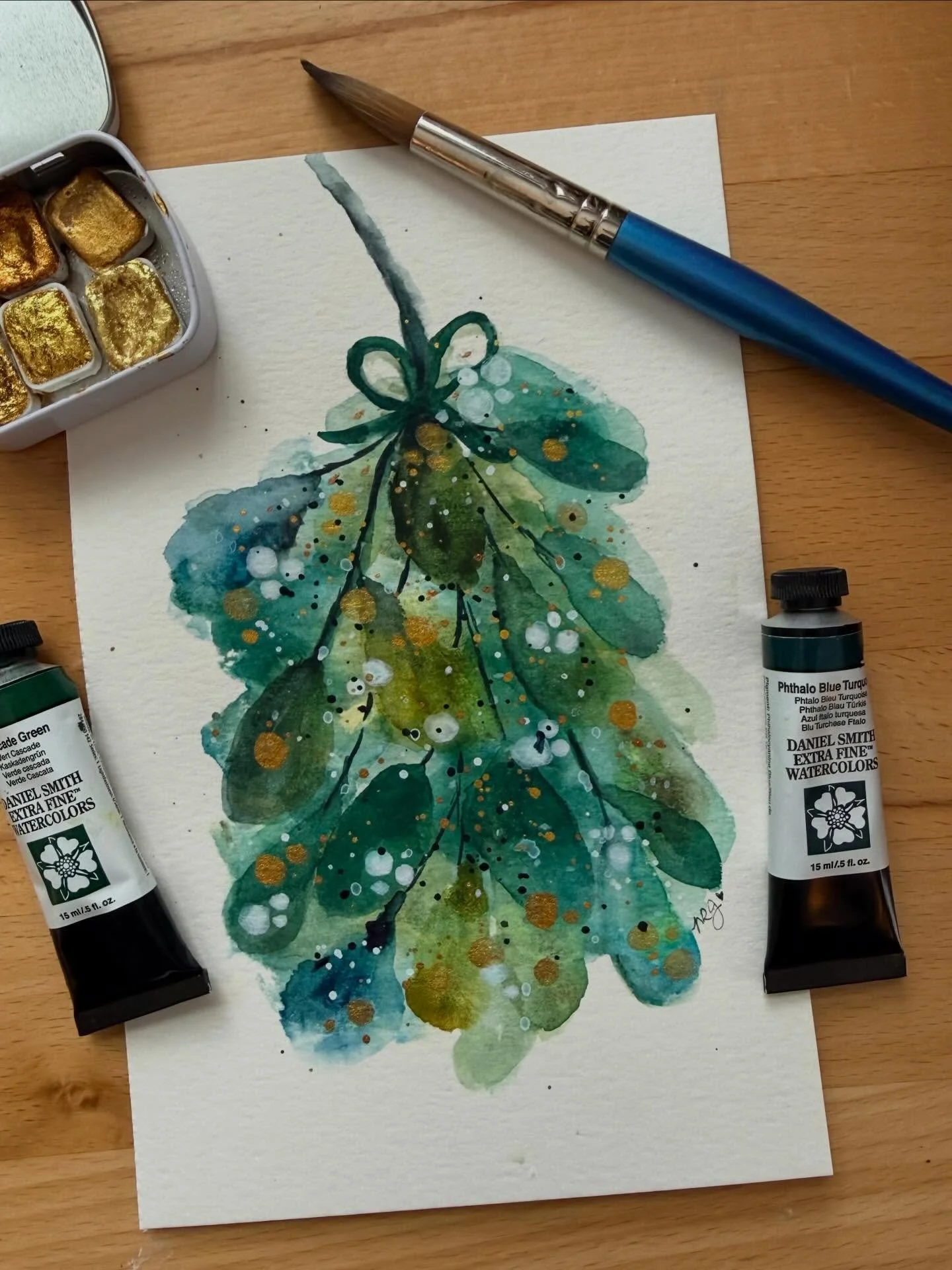 I forgot the glitter! lol! Really enjoyed following along on Patreon with @pollyhill1313 this cold winter morning to make this mistletoe. Polly&rsquo;s looked a lot more like mistletoe where mine resembles a bunch of seaweed! Ha ha .. still learning 