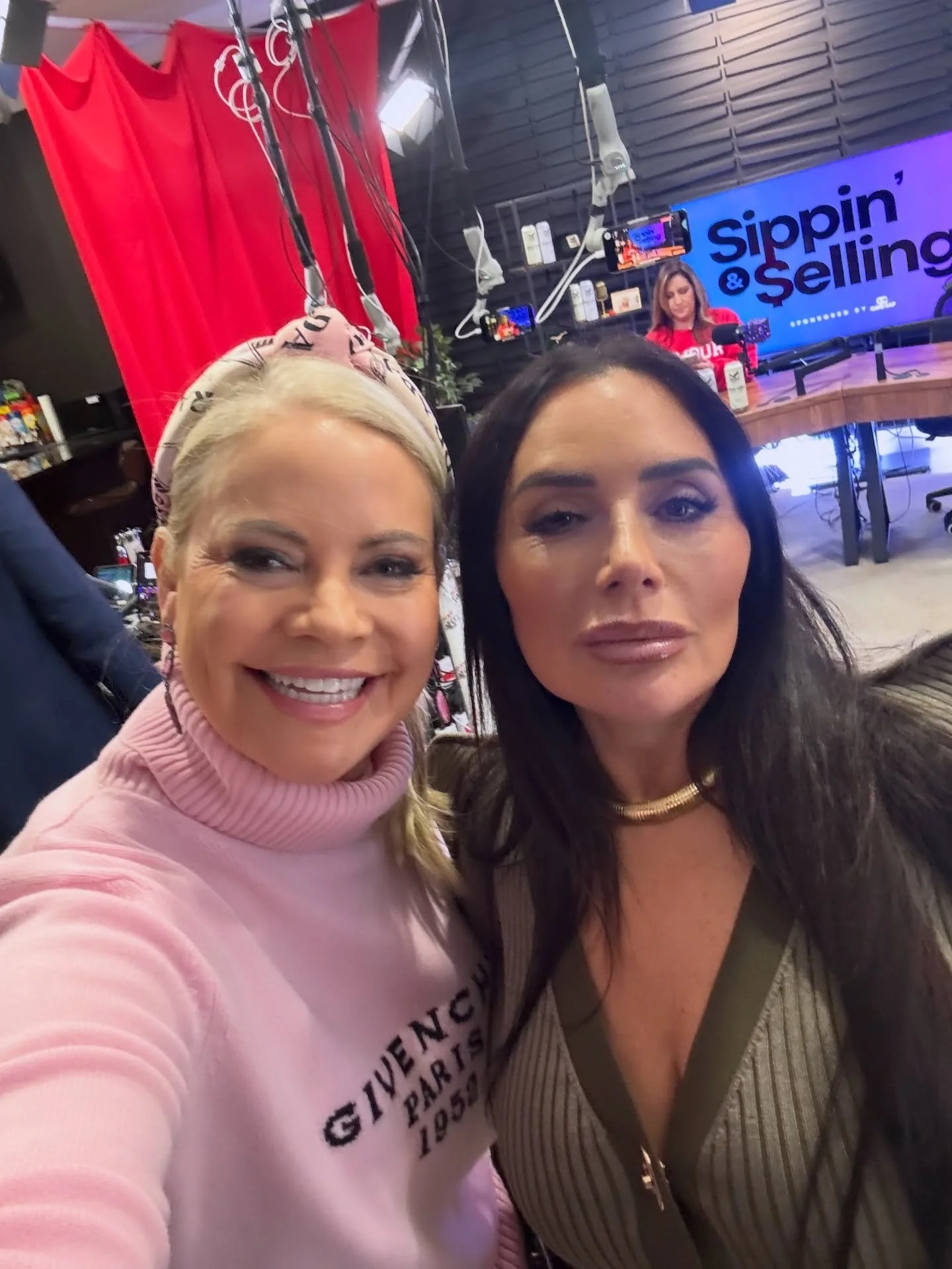 Jetting coast-to-coast ✈️ from California to Palm Beach, Florida &mdash; and I decided to make it count by sitting down with the queens of Palm Beach. 👑🌴

Stay tuned and make sure you subscribe to my YouTube channel for two can&rsquo;t-miss podcast