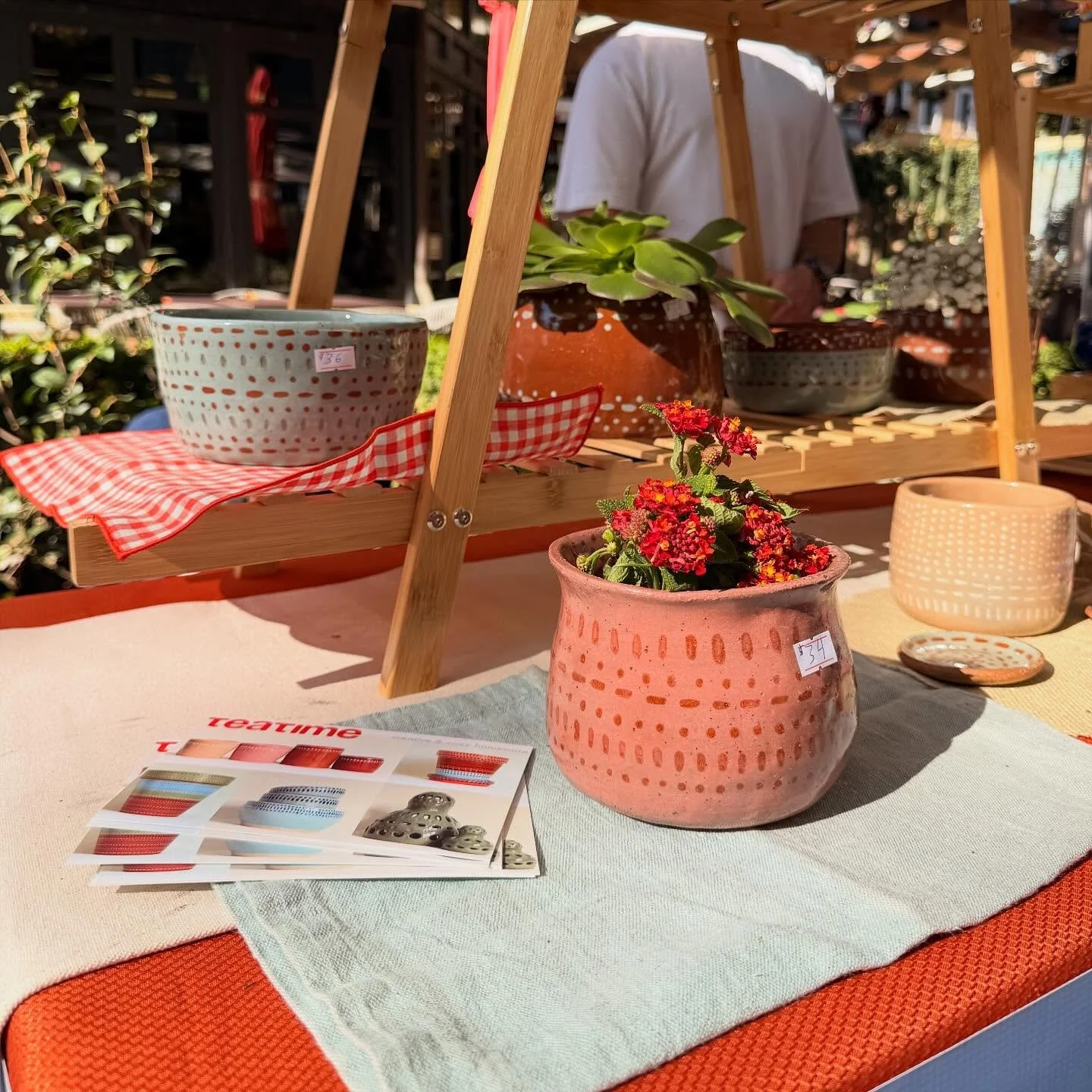 Christmas gifts ideas 🎄 DM me if interested or shop on the website (link in bio).
#christmasgifts #ceramicpots #planters #uniquegift #shopsmall