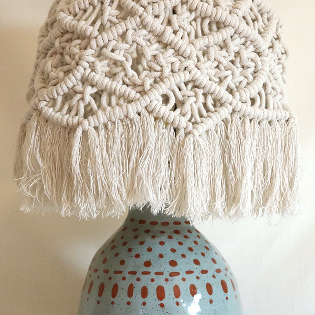 macrame lamp2.jpg