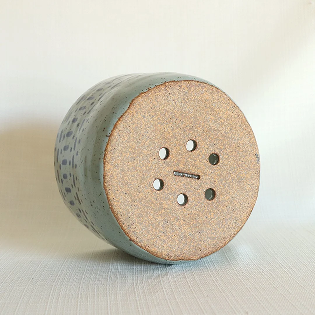 ceramic planter1 bottom.jpg