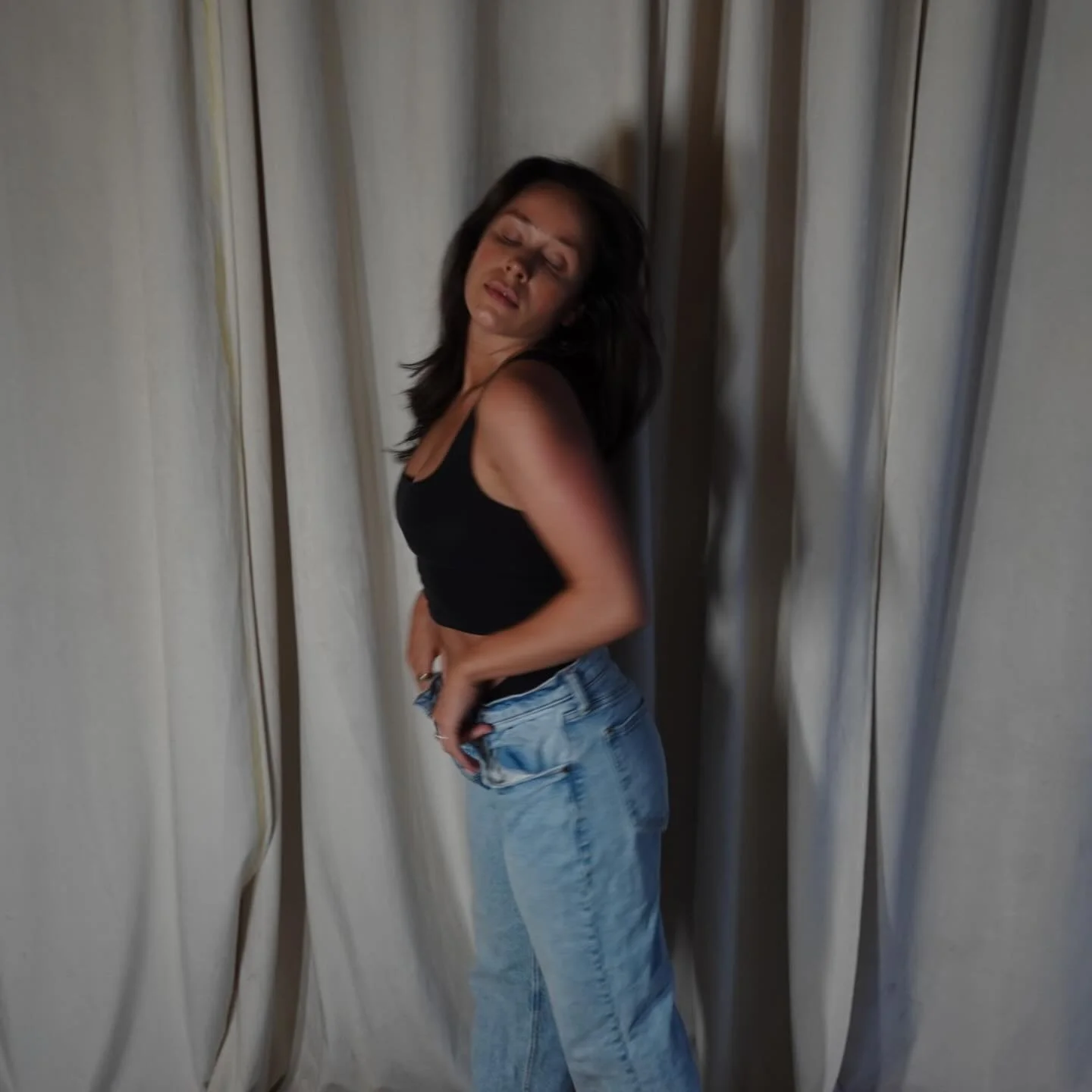 Attention Luna Lash beauties🤭

Soleil Glow NYC has officially partnered with Luna Lash NYC to bring you the ultimate glow. ✨ 
Now offering in-studio spray tanning at Luna Lash, plus mobile tanning you can book right through the Luna Lash website.
En