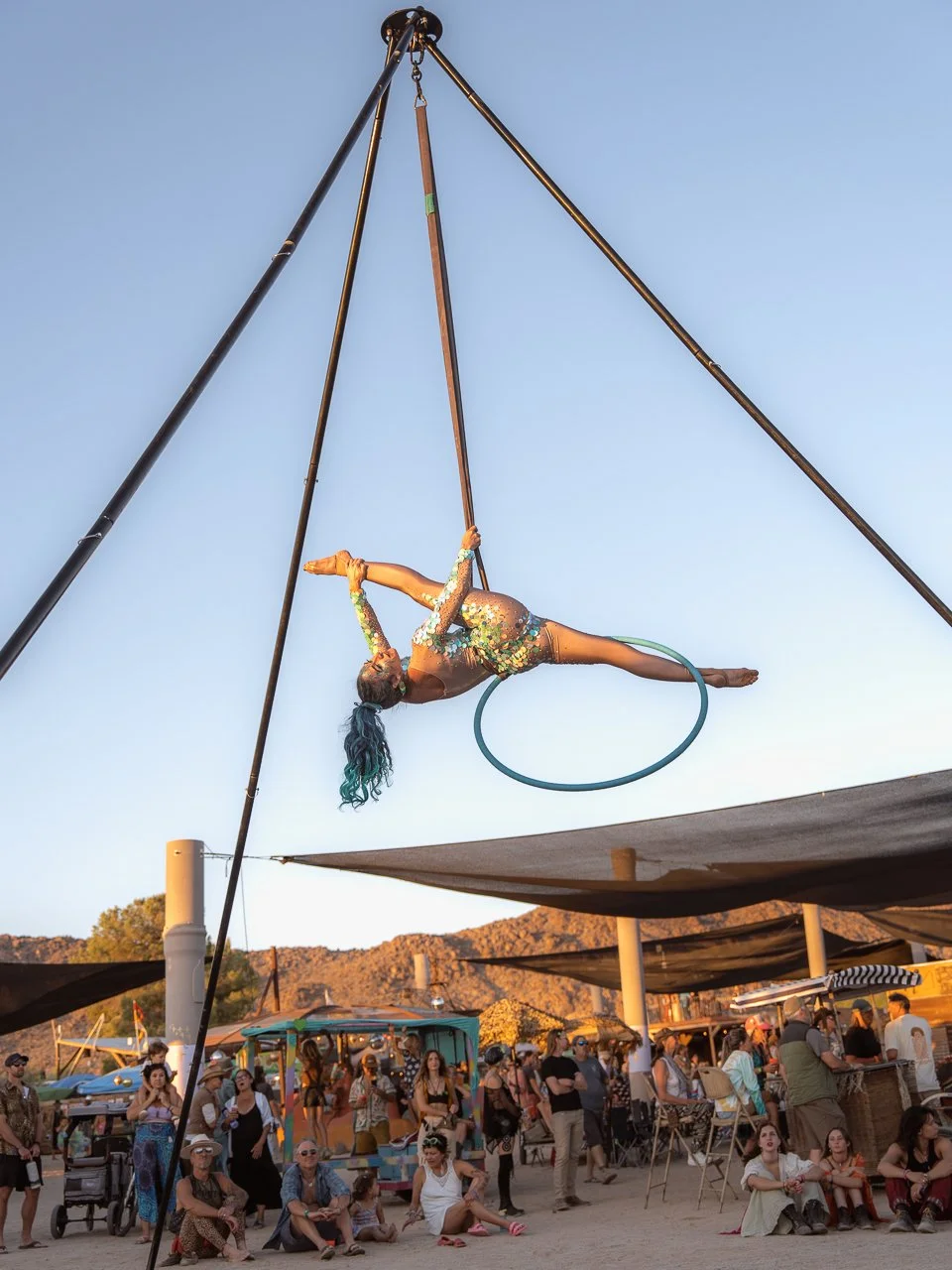 Flowbox Circus, Acrobat, Dance, Aerial Stunts, Festival 