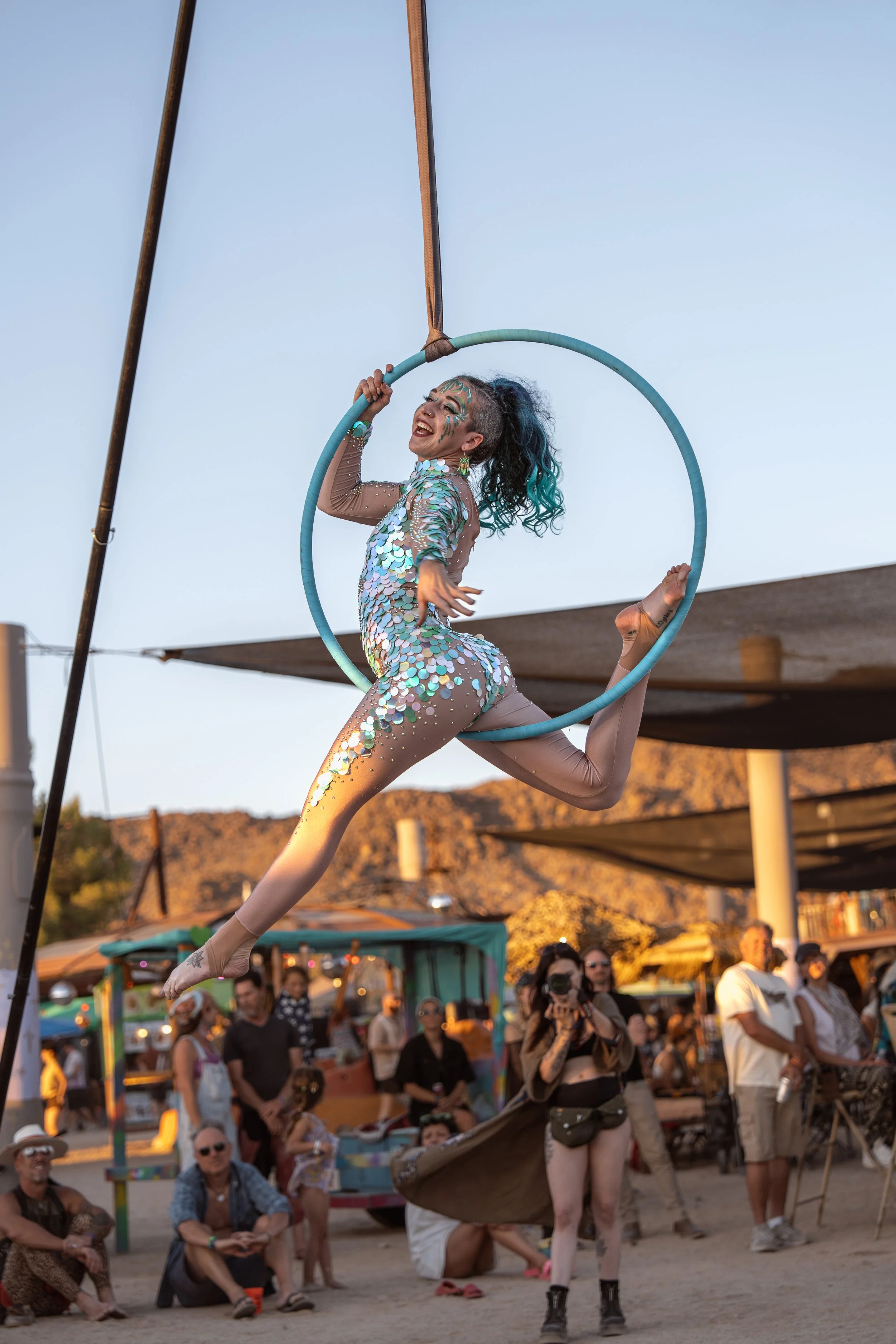 Flowbox Circus, Acrobat, Dance, Aerial Stunts, Festival 