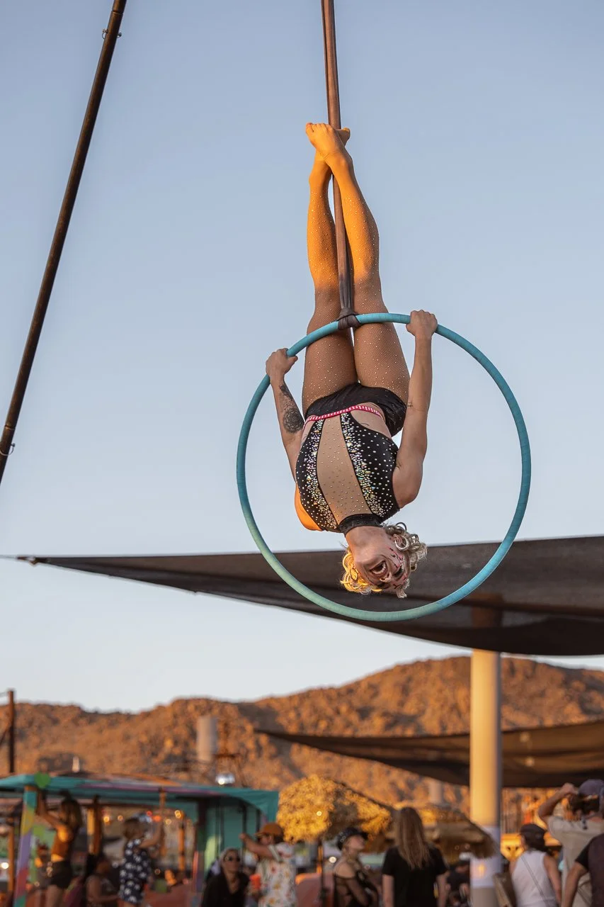 Flowbox Circus, Acrobat, Dance, Aerial Stunts, Festival 