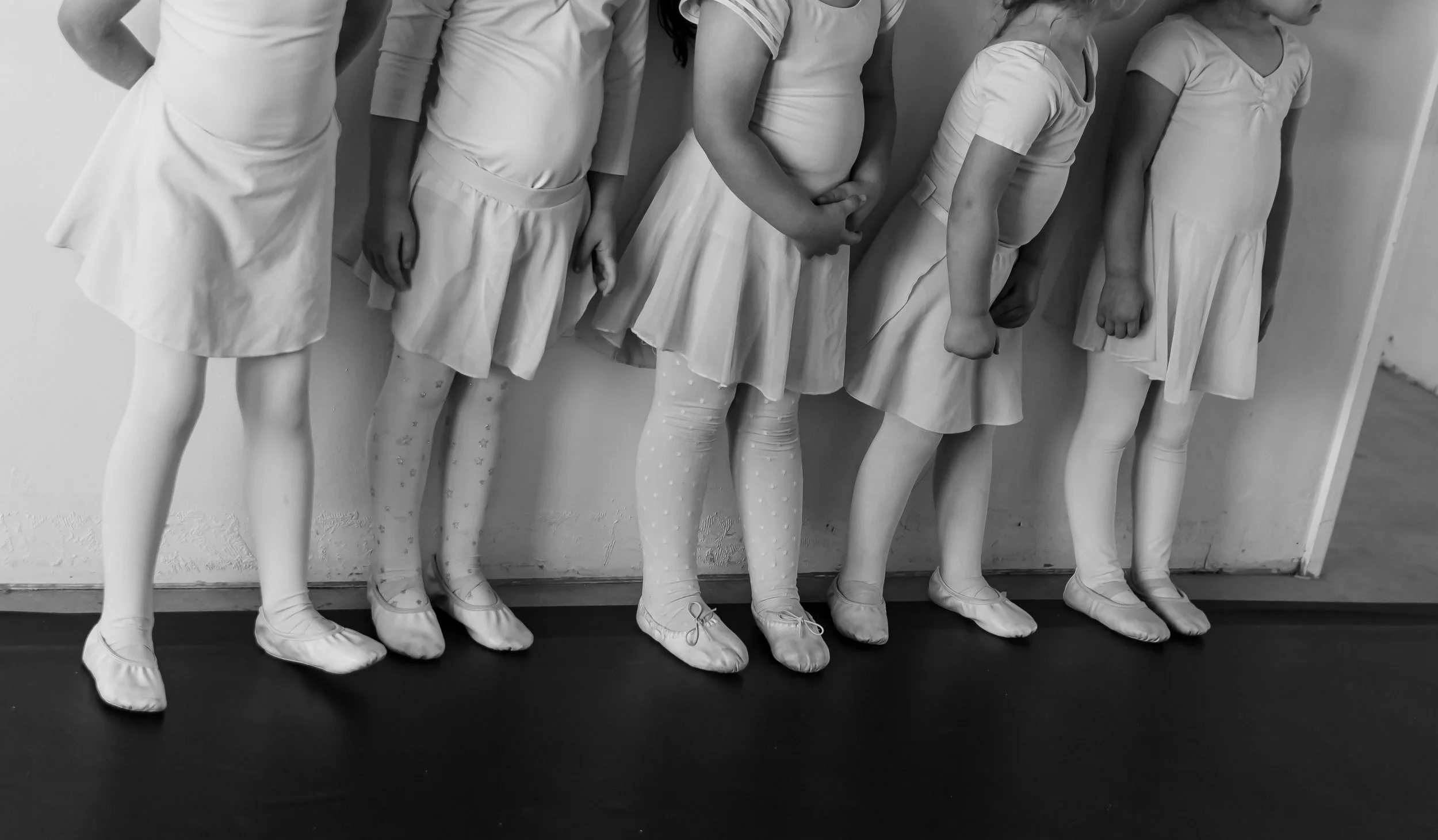 ballet, ballerina, black and white, editorial, Joshua Tree, Southern California, dance, ballet studio
