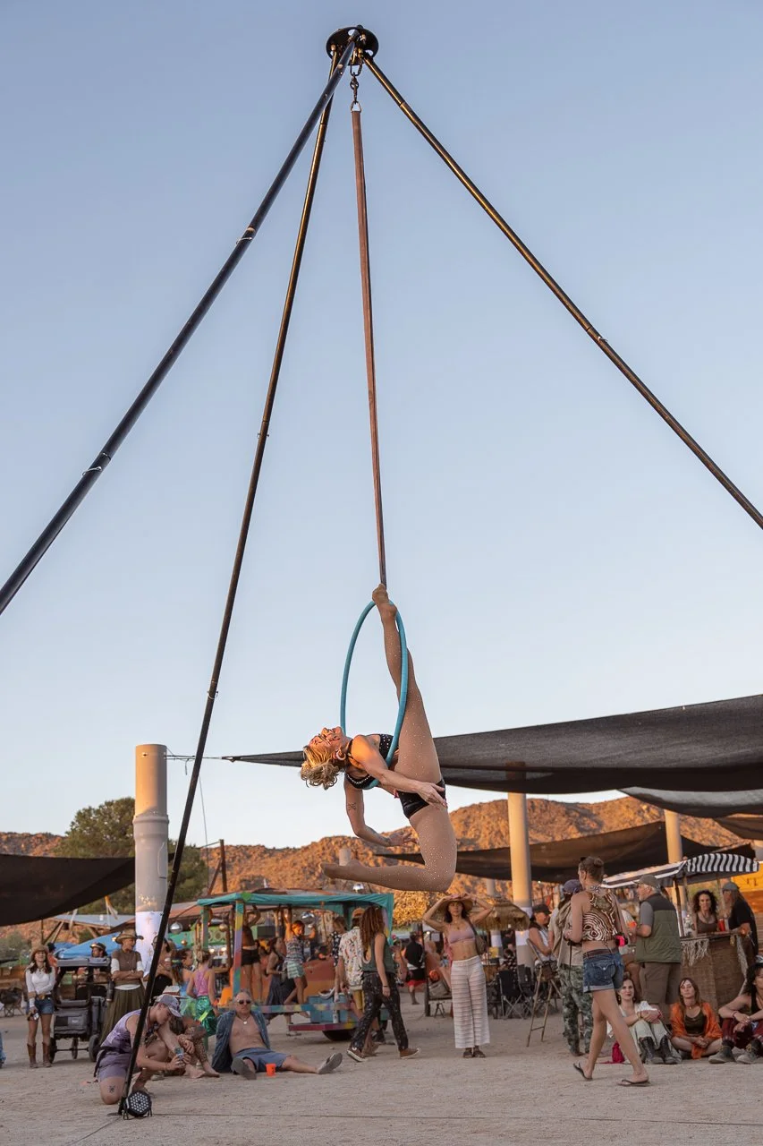 Flowbox Circus, Acrobat, Dance, Aerial Stunts, Festival 